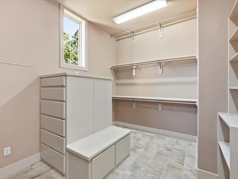Single Family Residence For Sale in Denton County , 712 Frenchtown Road, Argyle, Texas 76226, 4 Bedroom, 5 Bathroom, 8 Garage spaces, 3,969 Sqft, built in 2007, mls#21346403, Real Estate Agent in Argyle, Homes For Sale in Denton county, Homes For Sale in Argyle, Realtor in Argyle Texas, Real Estate Brokerage Independent Realty Texas, Luminita Cordes Realtor
