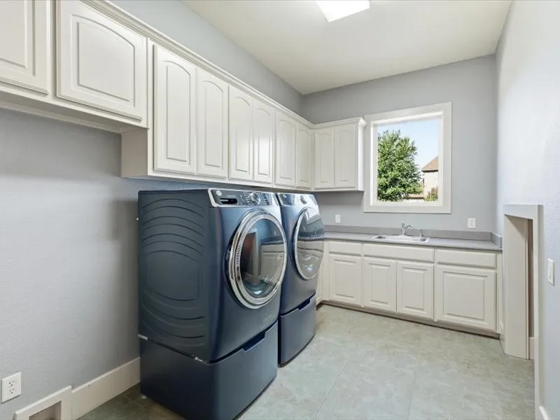 Single Family Residence For Sale in Denton County , 712 Frenchtown Road, Argyle, Texas 76226, 4 Bedroom, 5 Bathroom, 8 Garage spaces, 3,969 Sqft, built in 2007, mls#21346403, Real Estate Agent in Argyle, Homes For Sale in Denton county, Homes For Sale in Argyle, Realtor in Argyle Texas, Real Estate Brokerage Independent Realty Texas, Luminita Cordes Realtor