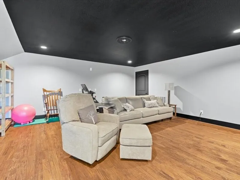 Single Family Residence For Sale in Denton County , 712 Frenchtown Road, Argyle, Texas 76226, 4 Bedroom, 5 Bathroom, 8 Garage spaces, 3,969 Sqft, built in 2007, mls#21346403, Real Estate Agent in Argyle, Homes For Sale in Denton county, Homes For Sale in Argyle, Realtor in Argyle Texas, Real Estate Brokerage Independent Realty Texas, Luminita Cordes Realtor