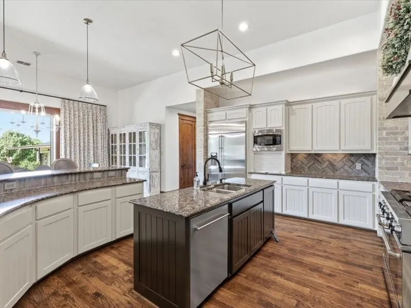 Single Family Residence For Sale in Denton County , 712 Frenchtown Road, Argyle, Texas 76226, 4 Bedroom, 5 Bathroom, 8 Garage spaces, 3,969 Sqft, built in 2007, mls#21346403, Real Estate Agent in Argyle, Homes For Sale in Denton county, Homes For Sale in Argyle, Realtor in Argyle Texas, Real Estate Brokerage Independent Realty Texas, Luminita Cordes Realtor