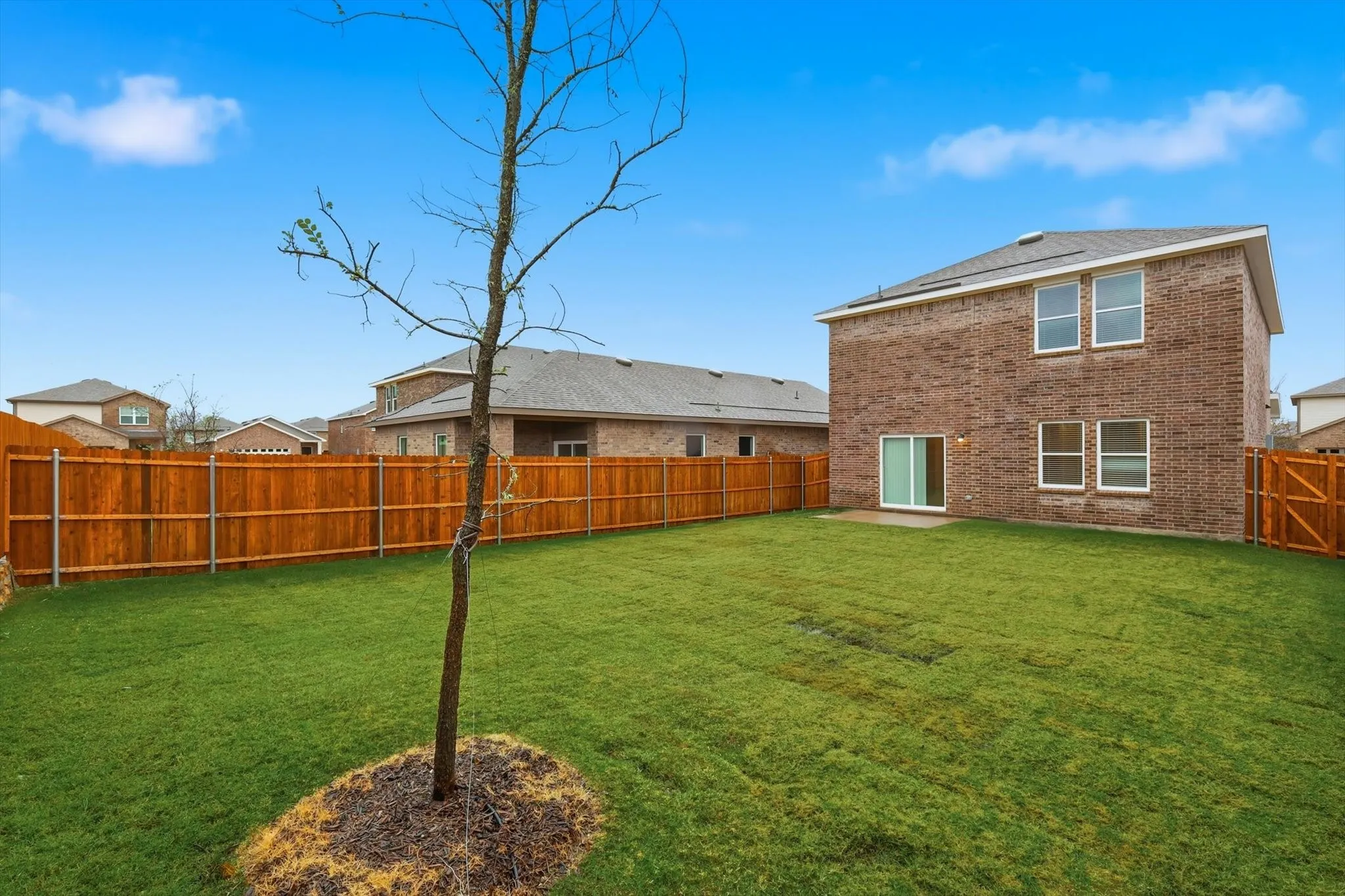 Single Family Residence For Rent in Collin County , 2106 Meadow Park Drive, Melissa, Texas 75454, 3 Bedroom, 3 Bathroom, 2 Garage spaces, 1,826 Sqft, built in 2025, mls#21346339, Real Estate Agent in Melissa, Homes For Rent in Collin county, Homes For Rent in Melissa, Realtor in Melissa Texas, Real Estate Brokerage Independent Realty Texas, Luminita Cordes Realtor