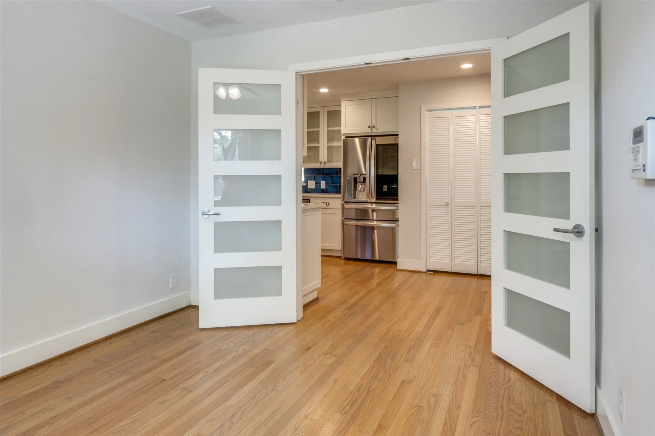 Single Family Residence For Sale in Dallas County , 10230 Eastwood Drive, Dallas, Texas 75228, 3 Bedroom, 2 Bathroom, 1 Garage spaces, 1,457 Sqft, built in 1952, mls#21347120, Real Estate Agent in Dallas, Homes For Sale in Dallas county, Homes For Sale in Dallas, Realtor in Dallas Texas, Real Estate Brokerage Independent Realty Texas, Luminita Cordes Realtor