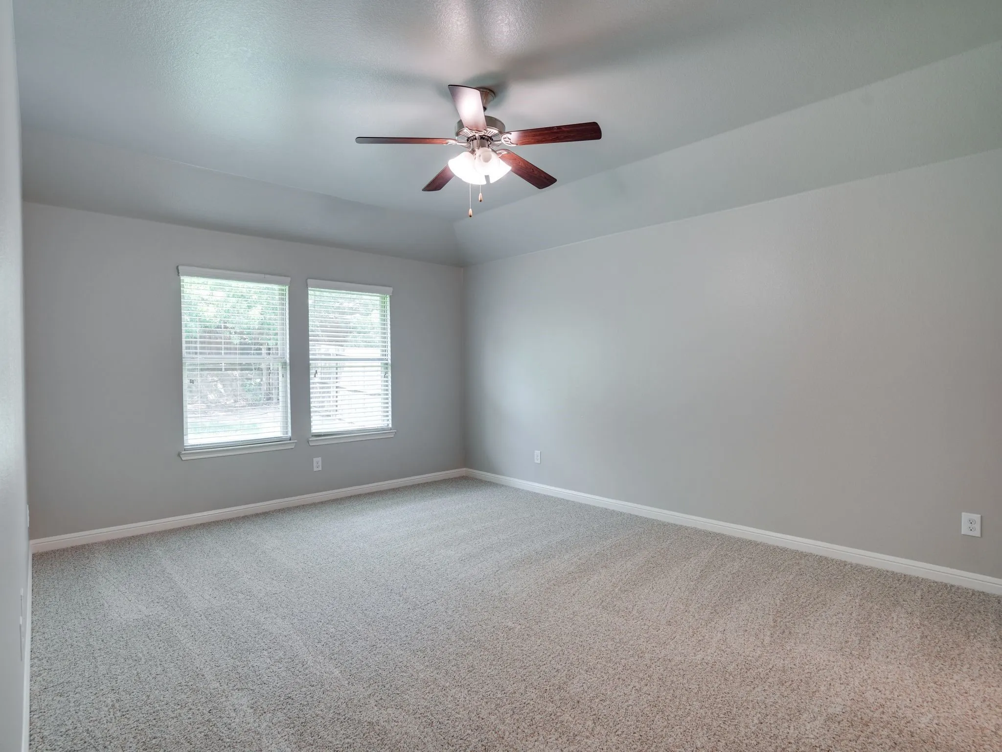 Single Family Residence For Rent in Denton County , 2929 Brazos Drive, Little Elm, Texas 75068, 4 Bedroom, 2 Bathroom, 2 Garage spaces, 1,872 Sqft, built in 2018, mls#21347389, Real Estate Agent in Little Elm, Homes For Rent in Denton county, Homes For Rent in Little Elm, Realtor in Little Elm Texas, Real Estate Brokerage Independent Realty Texas, Luminita Cordes Realtor