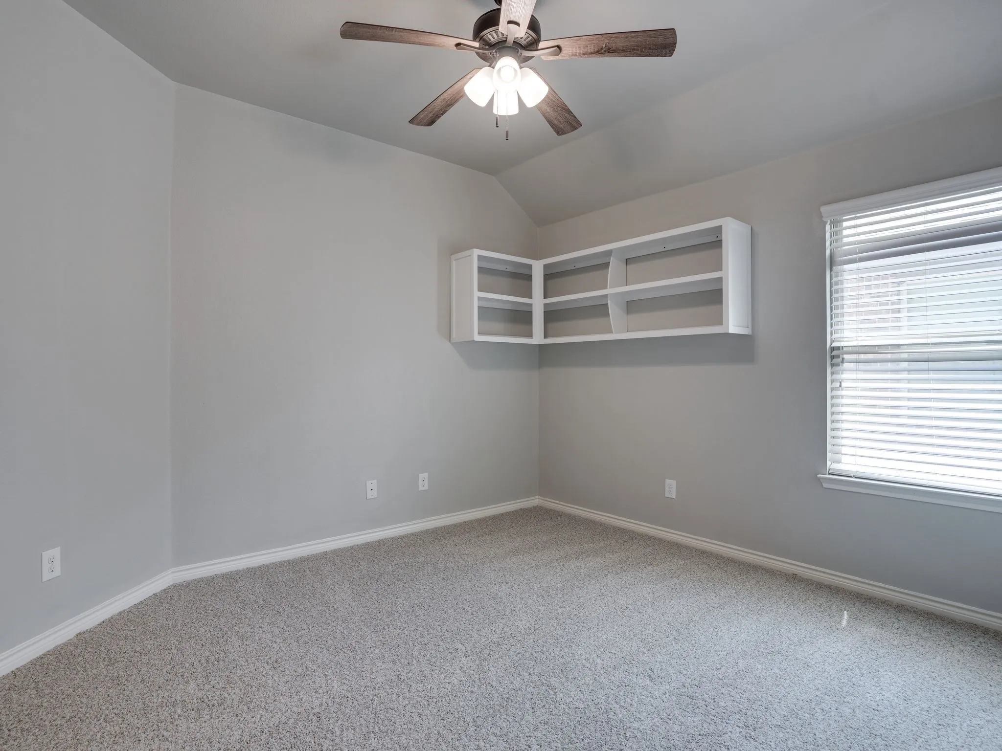 Single Family Residence For Rent in Denton County , 2929 Brazos Drive, Little Elm, Texas 75068, 4 Bedroom, 2 Bathroom, 2 Garage spaces, 1,872 Sqft, built in 2018, mls#21347389, Real Estate Agent in Little Elm, Homes For Rent in Denton county, Homes For Rent in Little Elm, Realtor in Little Elm Texas, Real Estate Brokerage Independent Realty Texas, Luminita Cordes Realtor
