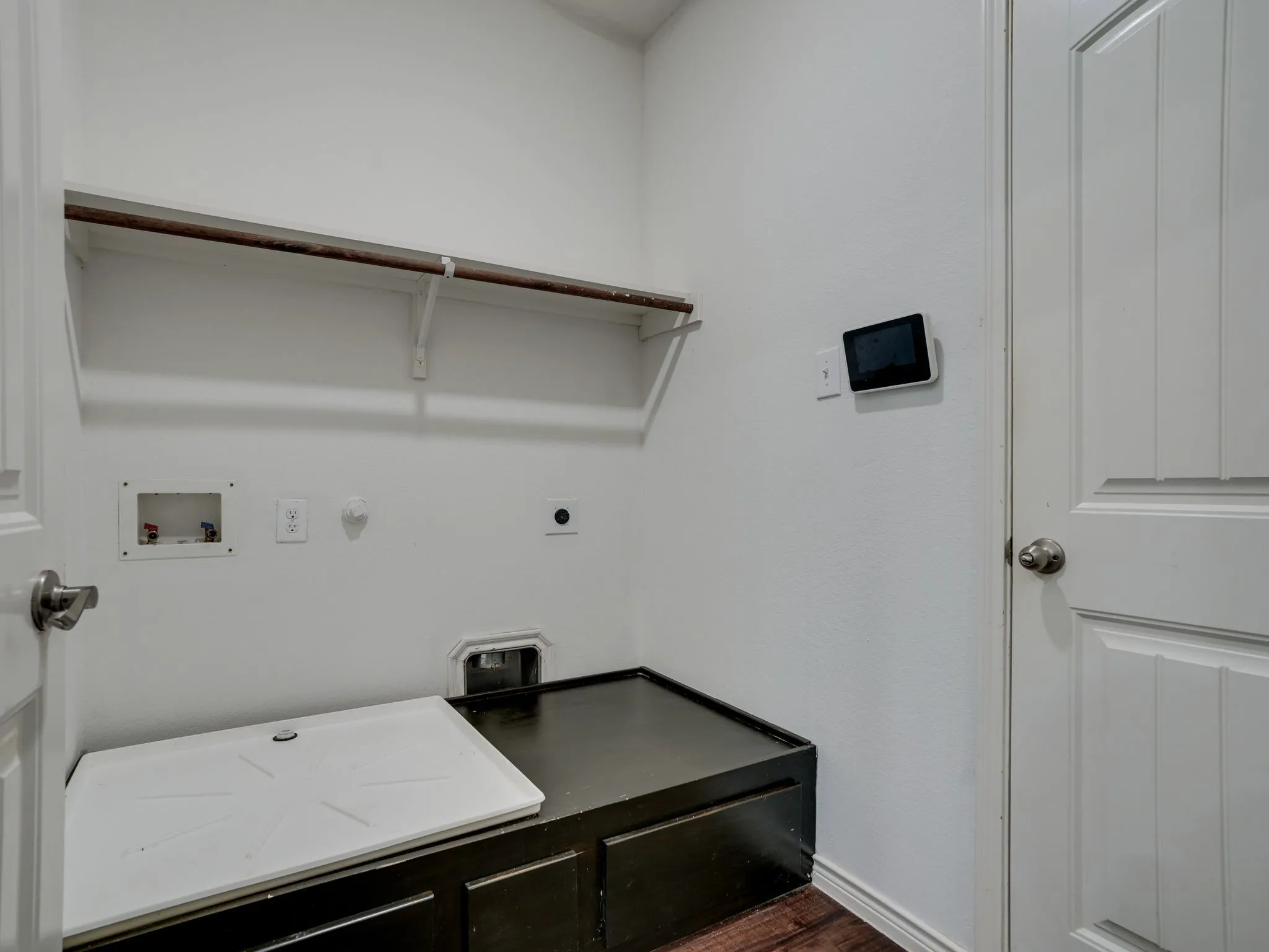 Single Family Residence For Rent in Denton County , 2929 Brazos Drive, Little Elm, Texas 75068, 4 Bedroom, 2 Bathroom, 2 Garage spaces, 1,872 Sqft, built in 2018, mls#21347389, Real Estate Agent in Little Elm, Homes For Rent in Denton county, Homes For Rent in Little Elm, Realtor in Little Elm Texas, Real Estate Brokerage Independent Realty Texas, Luminita Cordes Realtor