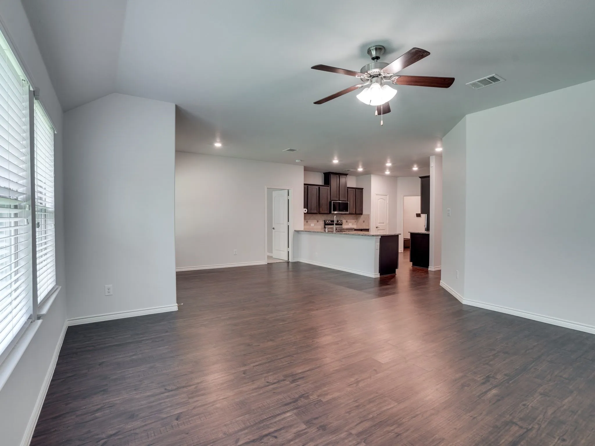 Single Family Residence For Rent in Denton County , 2929 Brazos Drive, Little Elm, Texas 75068, 4 Bedroom, 2 Bathroom, 2 Garage spaces, 1,872 Sqft, built in 2018, mls#21347389, Real Estate Agent in Little Elm, Homes For Rent in Denton county, Homes For Rent in Little Elm, Realtor in Little Elm Texas, Real Estate Brokerage Independent Realty Texas, Luminita Cordes Realtor