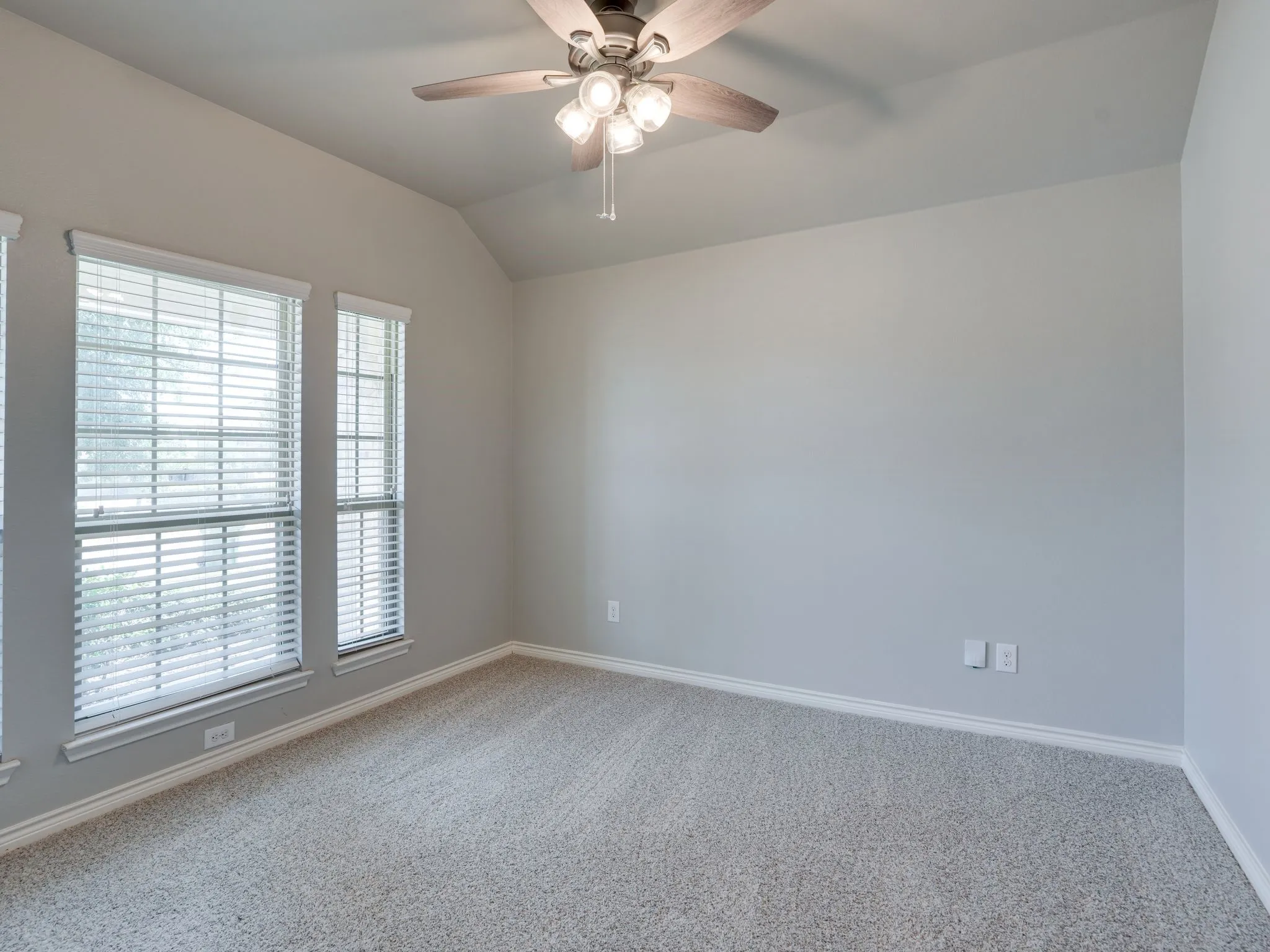Single Family Residence For Rent in Denton County , 2929 Brazos Drive, Little Elm, Texas 75068, 4 Bedroom, 2 Bathroom, 2 Garage spaces, 1,872 Sqft, built in 2018, mls#21347389, Real Estate Agent in Little Elm, Homes For Rent in Denton county, Homes For Rent in Little Elm, Realtor in Little Elm Texas, Real Estate Brokerage Independent Realty Texas, Luminita Cordes Realtor