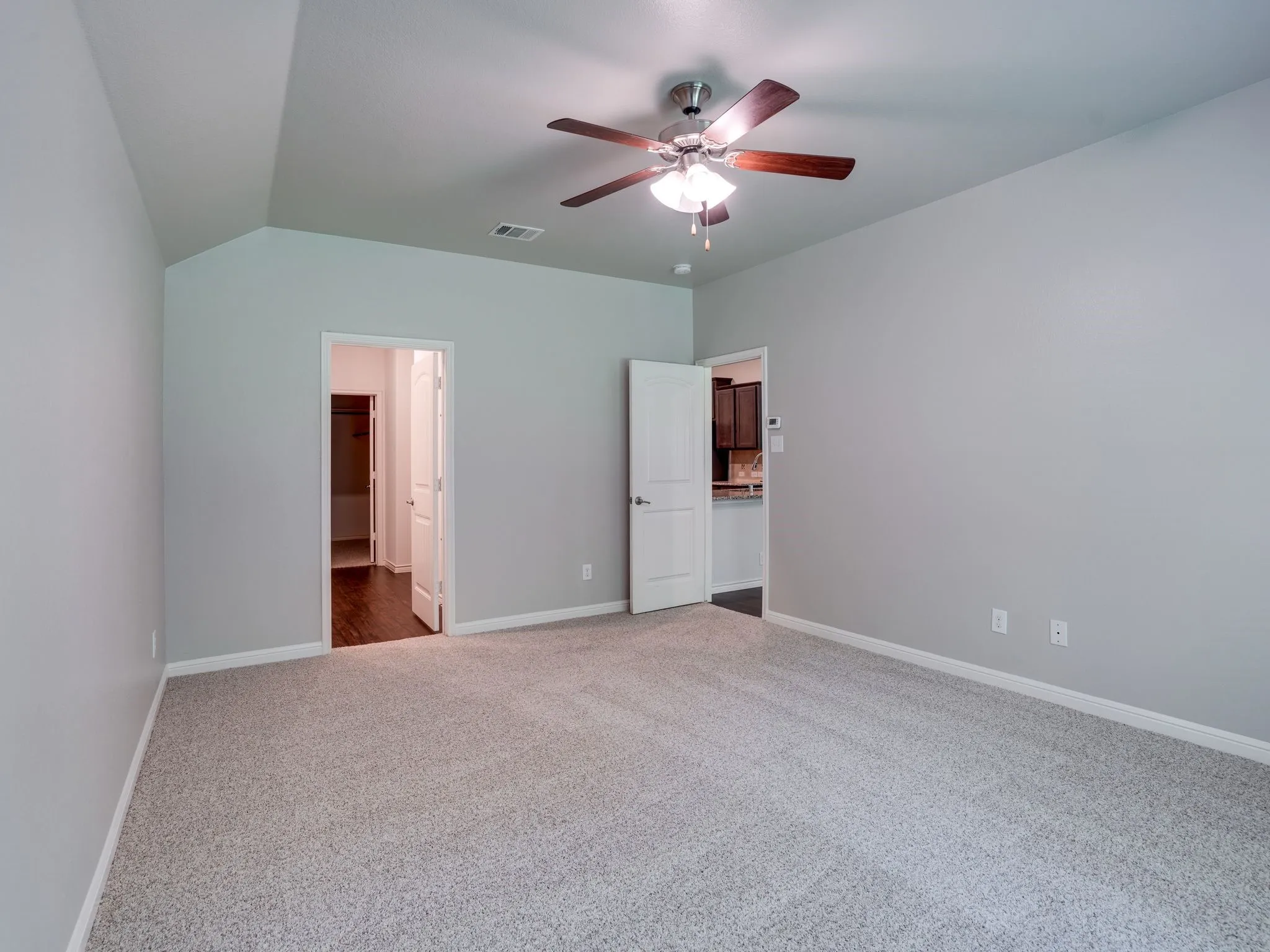 Single Family Residence For Rent in Denton County , 2929 Brazos Drive, Little Elm, Texas 75068, 4 Bedroom, 2 Bathroom, 2 Garage spaces, 1,872 Sqft, built in 2018, mls#21347389, Real Estate Agent in Little Elm, Homes For Rent in Denton county, Homes For Rent in Little Elm, Realtor in Little Elm Texas, Real Estate Brokerage Independent Realty Texas, Luminita Cordes Realtor