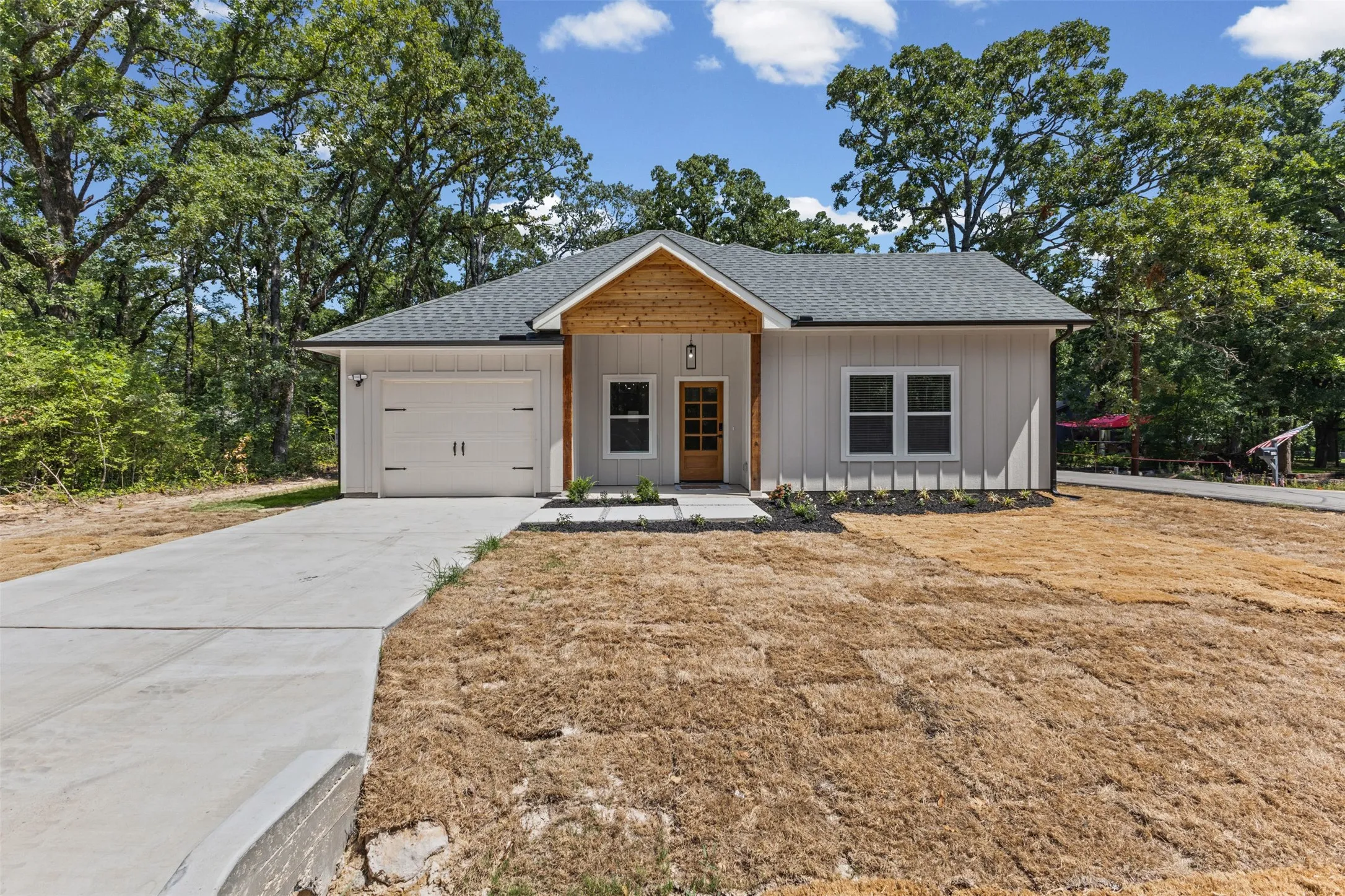 Single Family Residence For Sale in Henderson County , 113 Nina Street, Payne Springs, Texas 75156, 3 Bedroom, 3 Bathroom, 1 Garage spaces, 1,692 Sqft, built in 2026, mls#21347215, Real Estate Agent in Payne Springs, Homes For Sale in Henderson county, Homes For Sale in Payne Springs, Realtor in Payne Springs Texas, Real Estate Brokerage Independent Realty Texas, Luminita Cordes Realtor