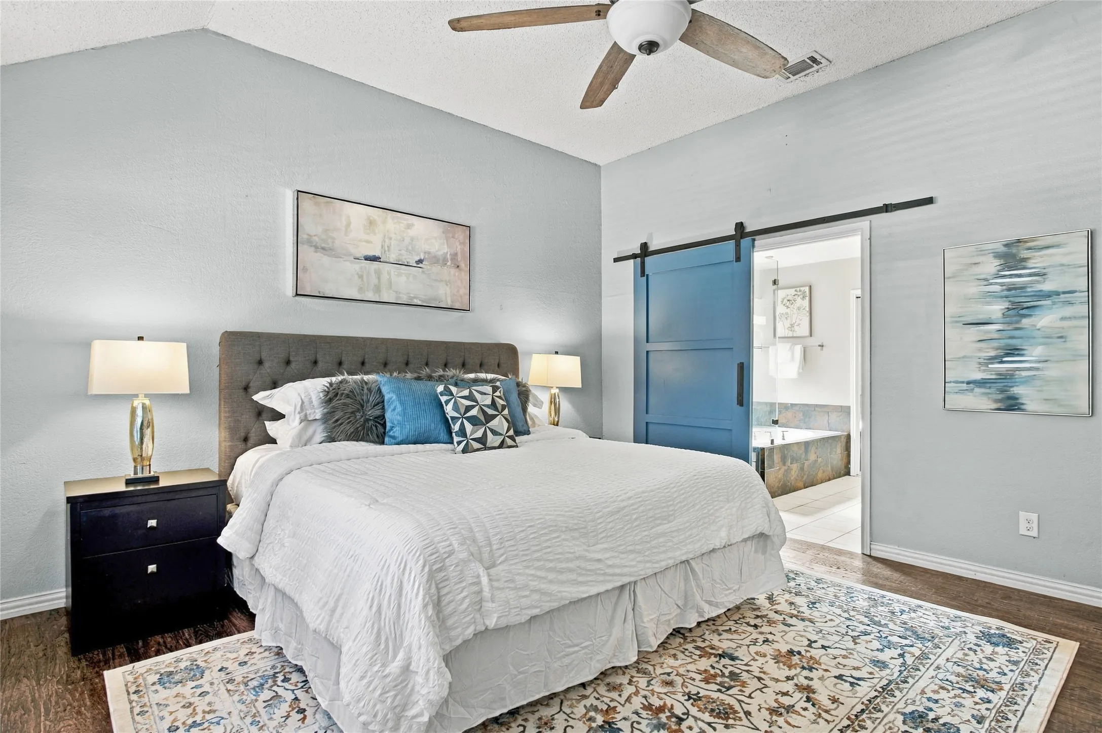 Single Family Residence For Sale in Denton County , 2060 Briarcliff Road, Lewisville, Texas 75067, 4 Bedroom, 3 Bathroom, 2 Garage spaces, 2,418 Sqft, built in 1989, mls#21347679, Real Estate Agent in Lewisville, Homes For Sale in Denton county, Homes For Sale in Lewisville, Realtor in Lewisville Texas, Real Estate Brokerage Independent Realty Texas, Luminita Cordes Realtor