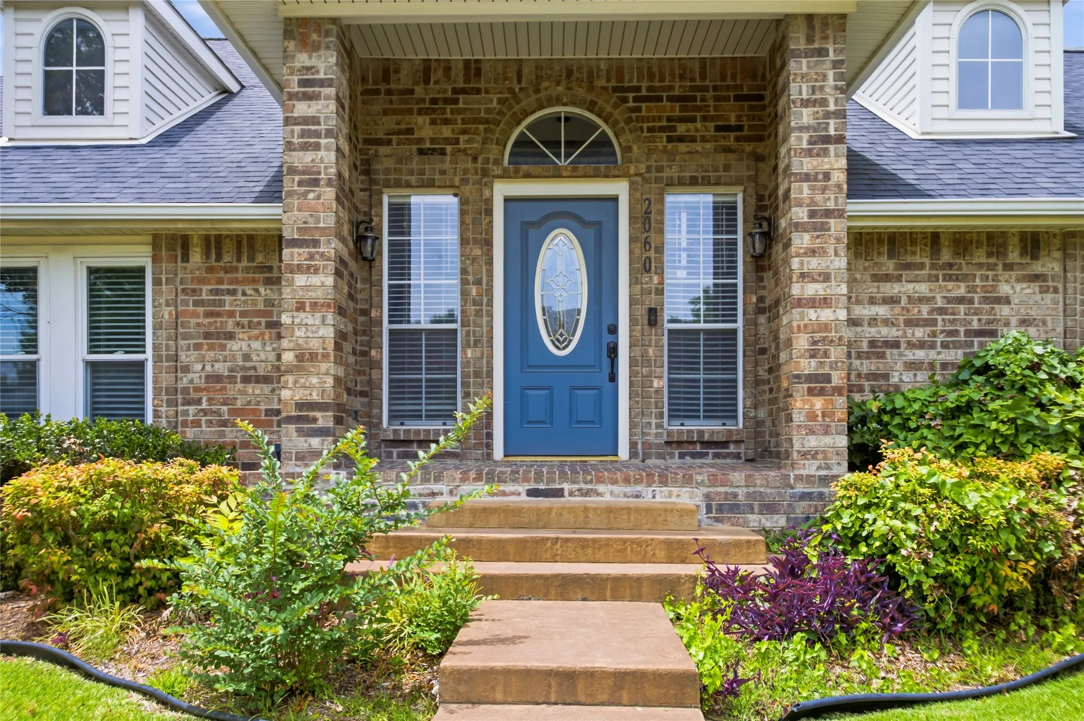 Single Family Residence For Sale in Denton County , 2060 Briarcliff Road, Lewisville, Texas 75067, 4 Bedroom, 3 Bathroom, 2 Garage spaces, 2,418 Sqft, built in 1989, mls#21347679, Real Estate Agent in Lewisville, Homes For Sale in Denton county, Homes For Sale in Lewisville, Realtor in Lewisville Texas, Real Estate Brokerage Independent Realty Texas, Luminita Cordes Realtor