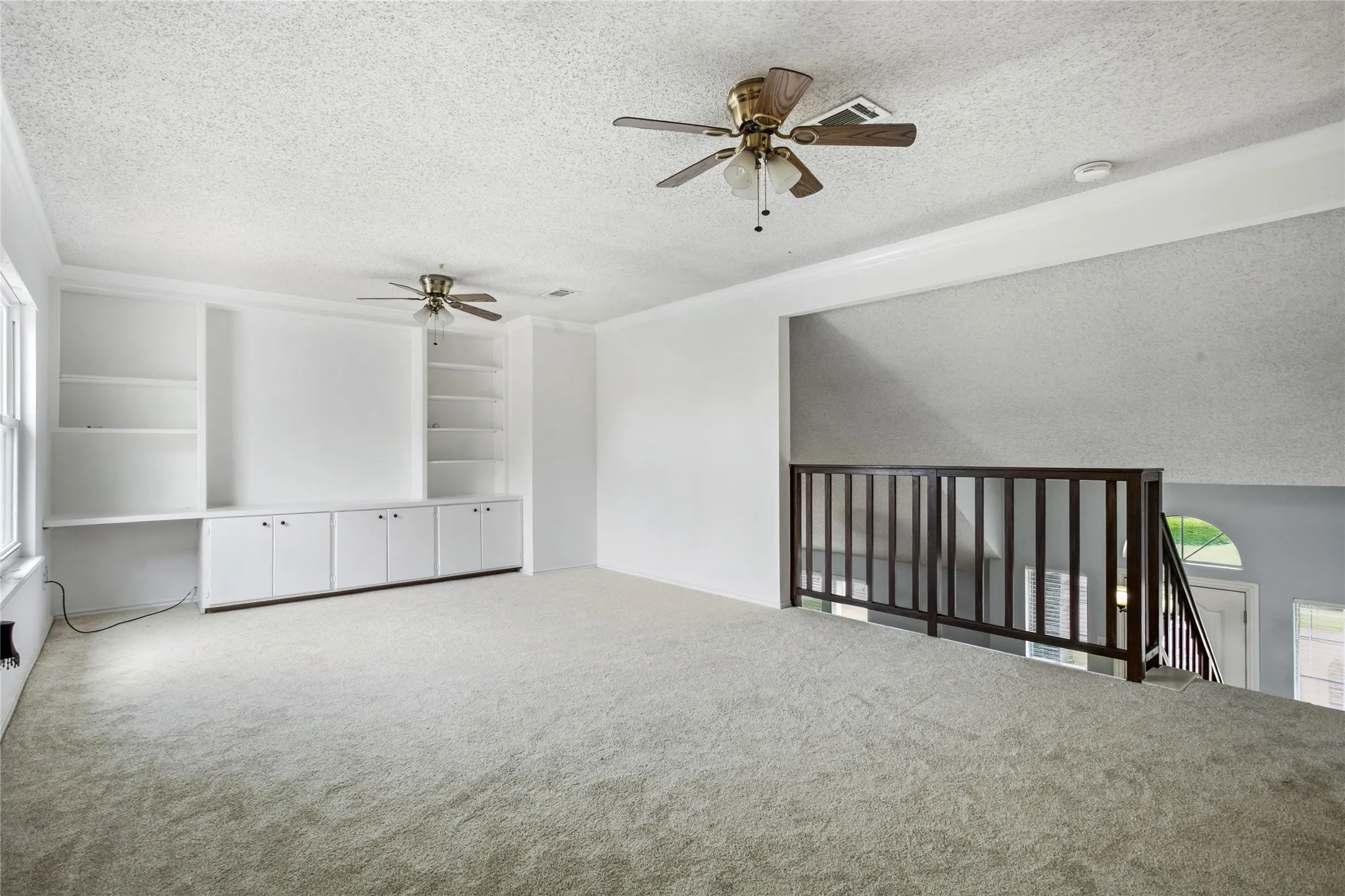Single Family Residence For Sale in Denton County , 2060 Briarcliff Road, Lewisville, Texas 75067, 4 Bedroom, 3 Bathroom, 2 Garage spaces, 2,418 Sqft, built in 1989, mls#21347679, Real Estate Agent in Lewisville, Homes For Sale in Denton county, Homes For Sale in Lewisville, Realtor in Lewisville Texas, Real Estate Brokerage Independent Realty Texas, Luminita Cordes Realtor