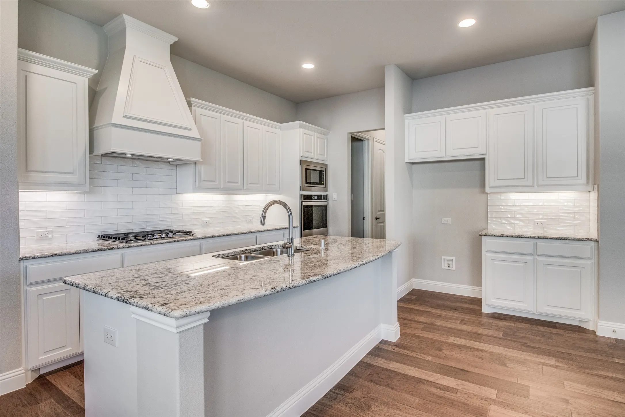 Single Family Residence For Rent in Collin County , 613 Cowboy Way, Anna, Texas 75409, 3 Bedroom, 3 Bathroom, 2 Garage spaces, 2,213 Sqft, built in 2022, mls#21347680, Real Estate Agent in Anna, Homes For Rent in Collin county, Homes For Rent in Anna, Realtor in Anna Texas, Real Estate Brokerage Independent Realty Texas, Luminita Cordes Realtor