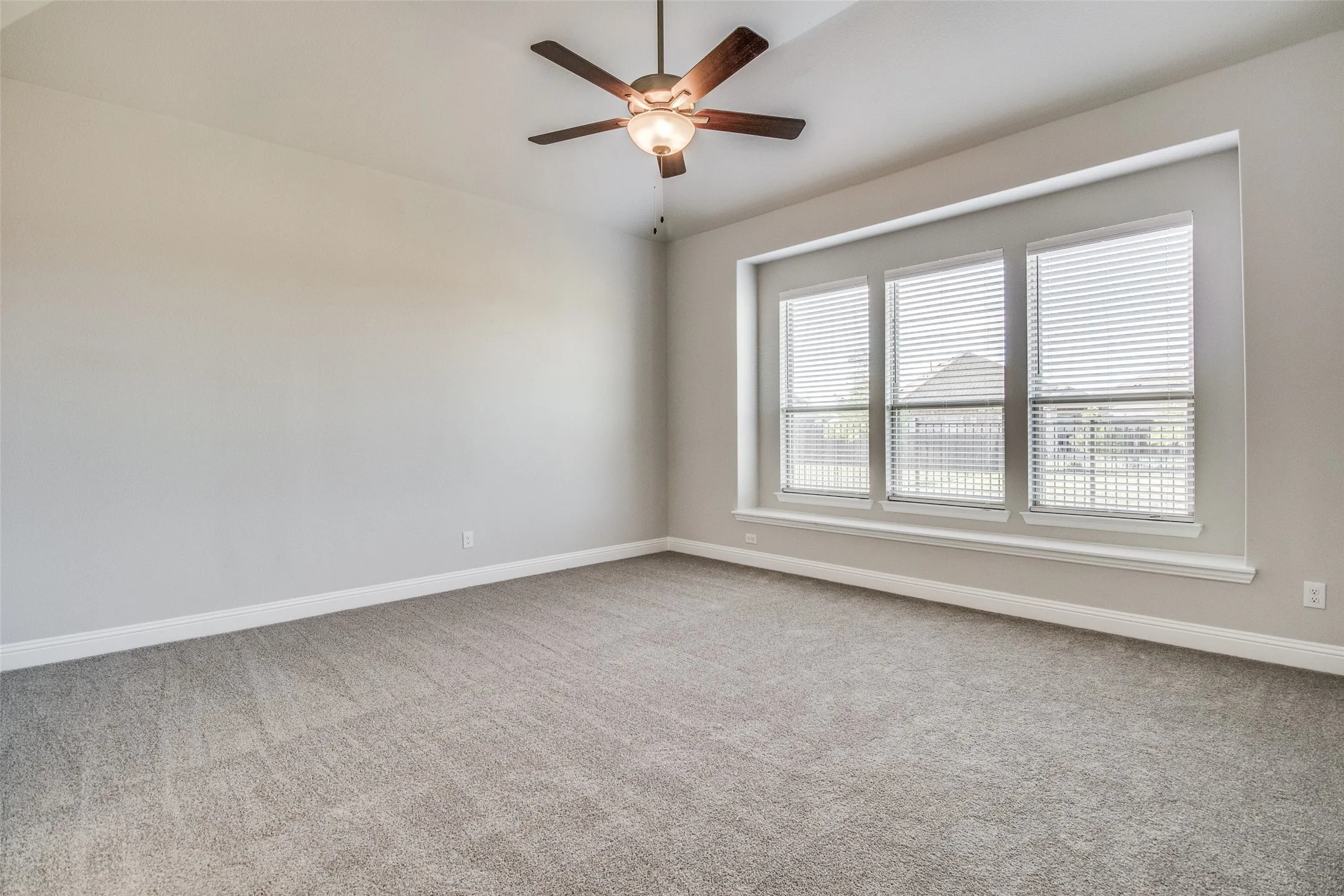 Single Family Residence For Rent in Collin County , 613 Cowboy Way, Anna, Texas 75409, 3 Bedroom, 3 Bathroom, 2 Garage spaces, 2,213 Sqft, built in 2022, mls#21347680, Real Estate Agent in Anna, Homes For Rent in Collin county, Homes For Rent in Anna, Realtor in Anna Texas, Real Estate Brokerage Independent Realty Texas, Luminita Cordes Realtor