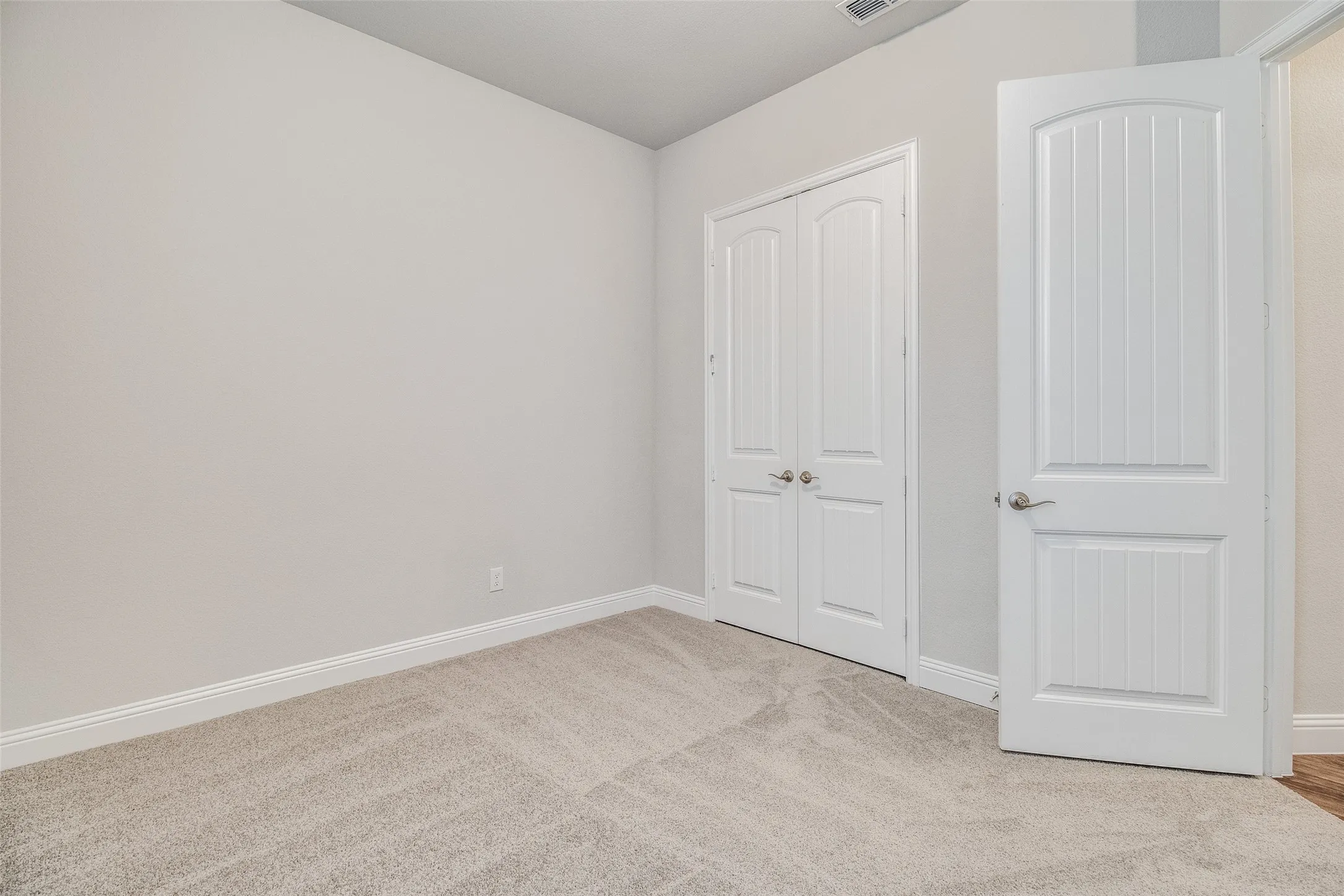 Single Family Residence For Rent in Collin County , 613 Cowboy Way, Anna, Texas 75409, 3 Bedroom, 3 Bathroom, 2 Garage spaces, 2,213 Sqft, built in 2022, mls#21347680, Real Estate Agent in Anna, Homes For Rent in Collin county, Homes For Rent in Anna, Realtor in Anna Texas, Real Estate Brokerage Independent Realty Texas, Luminita Cordes Realtor