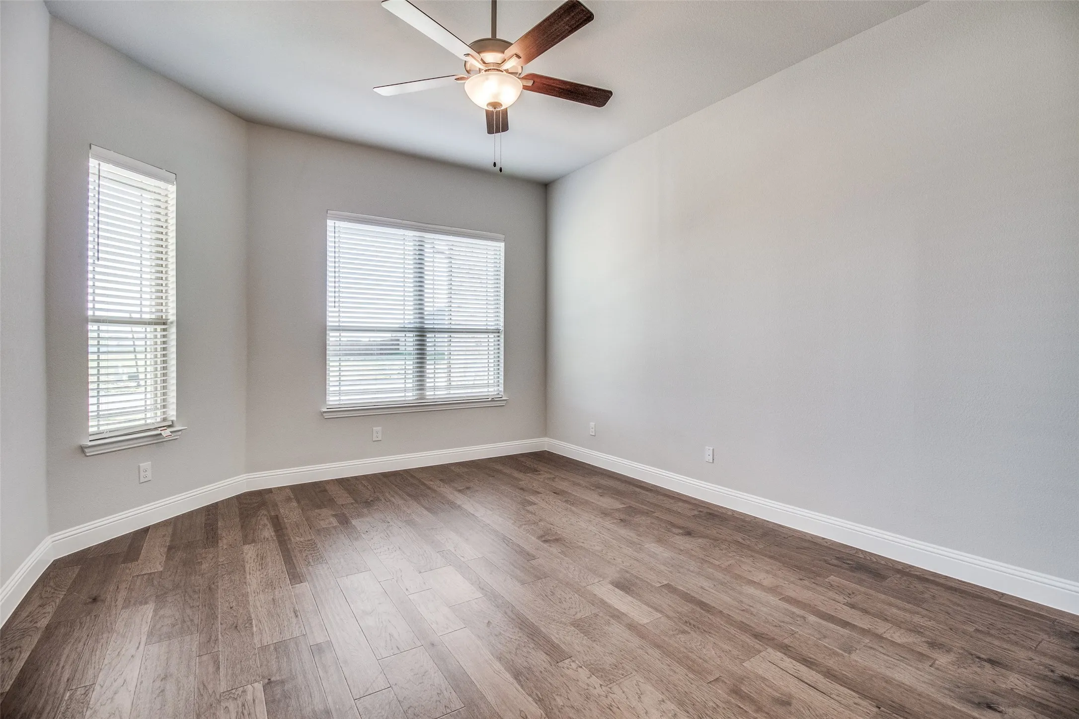 Single Family Residence For Rent in Collin County , 613 Cowboy Way, Anna, Texas 75409, 3 Bedroom, 3 Bathroom, 2 Garage spaces, 2,213 Sqft, built in 2022, mls#21347680, Real Estate Agent in Anna, Homes For Rent in Collin county, Homes For Rent in Anna, Realtor in Anna Texas, Real Estate Brokerage Independent Realty Texas, Luminita Cordes Realtor