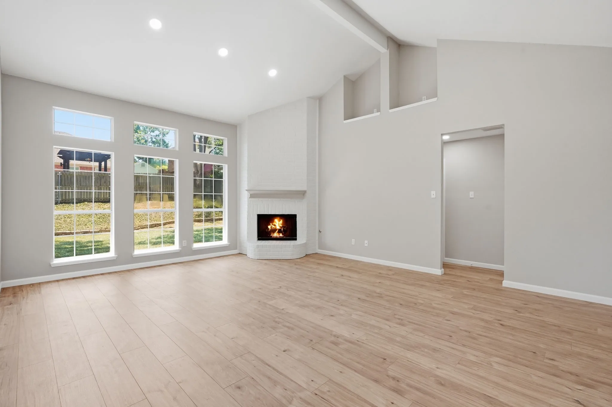Single Family Residence For Sale in Tarrant County , 902 Santa Cruz, Keller, Texas 76248, 3 Bedroom, 2 Bathroom, 2 Garage spaces, 1,896 Sqft, built in 1992, mls#21345927, Real Estate Agent in Keller, Homes For Sale in Tarrant county, Homes For Sale in Keller, Realtor in Keller Texas, Real Estate Brokerage Independent Realty Texas, Luminita Cordes Realtor
