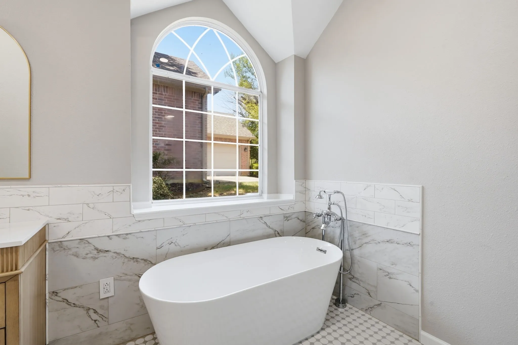 Single Family Residence For Sale in Tarrant County , 902 Santa Cruz, Keller, Texas 76248, 3 Bedroom, 2 Bathroom, 2 Garage spaces, 1,896 Sqft, built in 1992, mls#21345927, Real Estate Agent in Keller, Homes For Sale in Tarrant county, Homes For Sale in Keller, Realtor in Keller Texas, Real Estate Brokerage Independent Realty Texas, Luminita Cordes Realtor