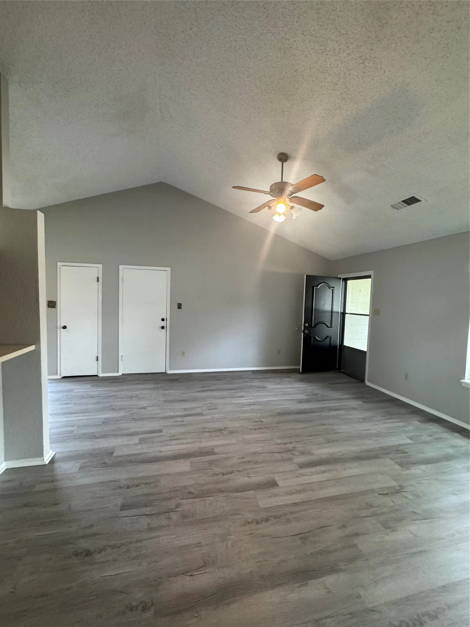 Single Family Residence For Sale in Taylor County , 3650 Radcliff Road, Abilene, Texas 79602, 2 Bedroom, 2 Bathroom, 1 Garage spaces, 884 Sqft, built in 1982, mls#21347683, Real Estate Agent in Abilene, Homes For Sale in Taylor county, Homes For Sale in Abilene, Realtor in Abilene Texas, Real Estate Brokerage Independent Realty Texas, Luminita Cordes Realtor