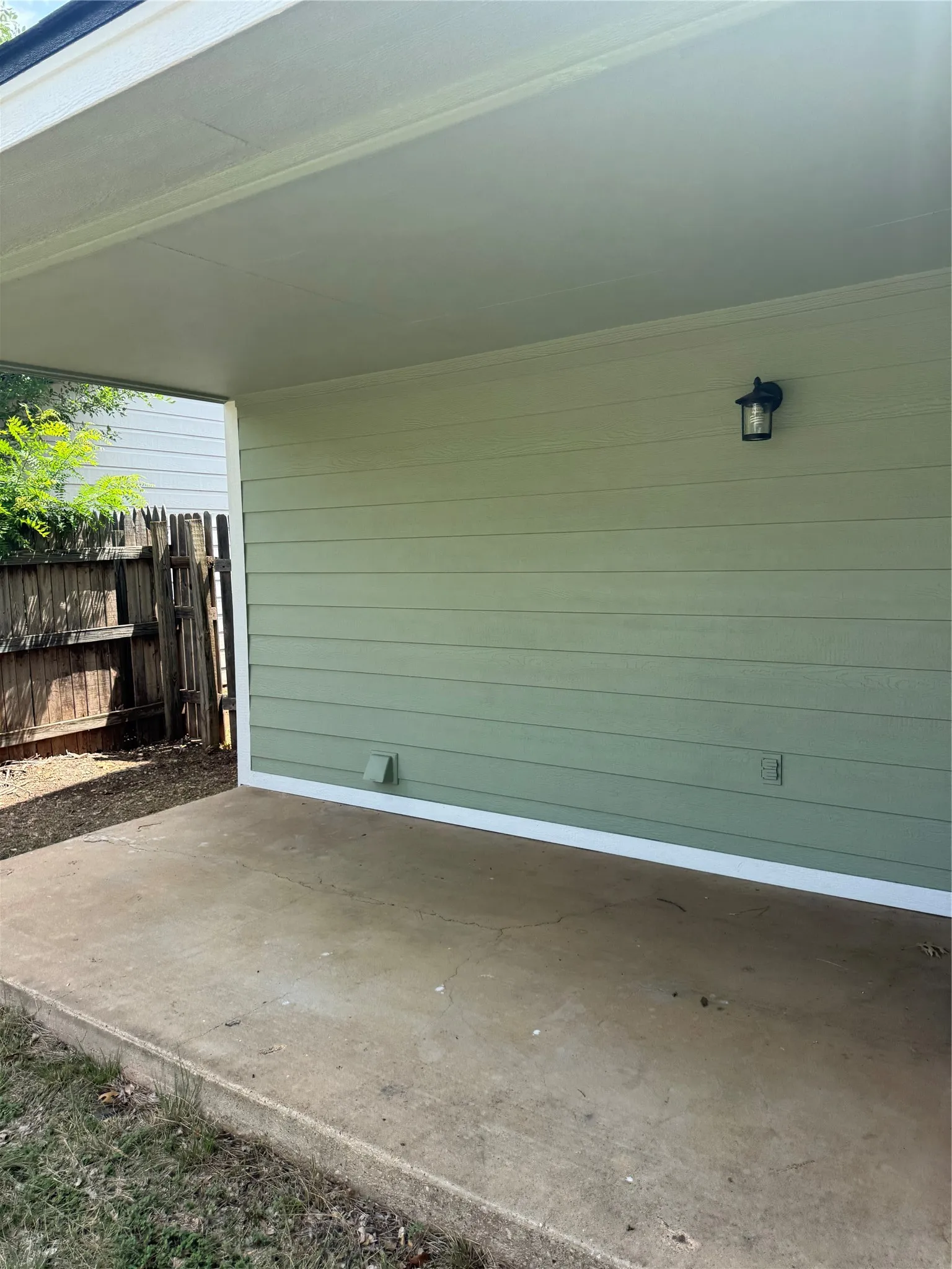 Single Family Residence For Sale in Taylor County , 3650 Radcliff Road, Abilene, Texas 79602, 2 Bedroom, 2 Bathroom, 1 Garage spaces, 884 Sqft, built in 1982, mls#21347683, Real Estate Agent in Abilene, Homes For Sale in Taylor county, Homes For Sale in Abilene, Realtor in Abilene Texas, Real Estate Brokerage Independent Realty Texas, Luminita Cordes Realtor