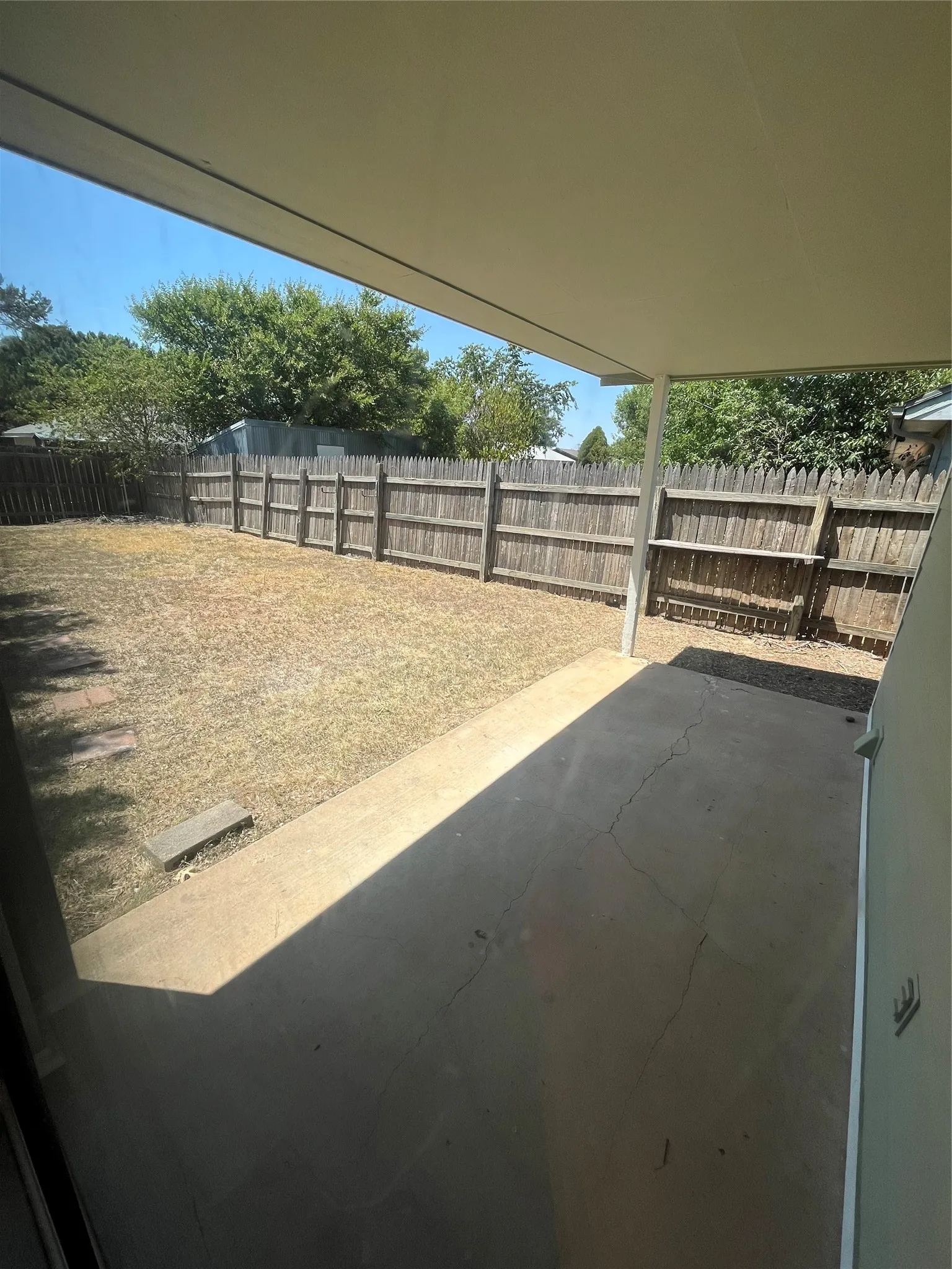 Single Family Residence For Sale in Taylor County , 3650 Radcliff Road, Abilene, Texas 79602, 2 Bedroom, 2 Bathroom, 1 Garage spaces, 884 Sqft, built in 1982, mls#21347683, Real Estate Agent in Abilene, Homes For Sale in Taylor county, Homes For Sale in Abilene, Realtor in Abilene Texas, Real Estate Brokerage Independent Realty Texas, Luminita Cordes Realtor