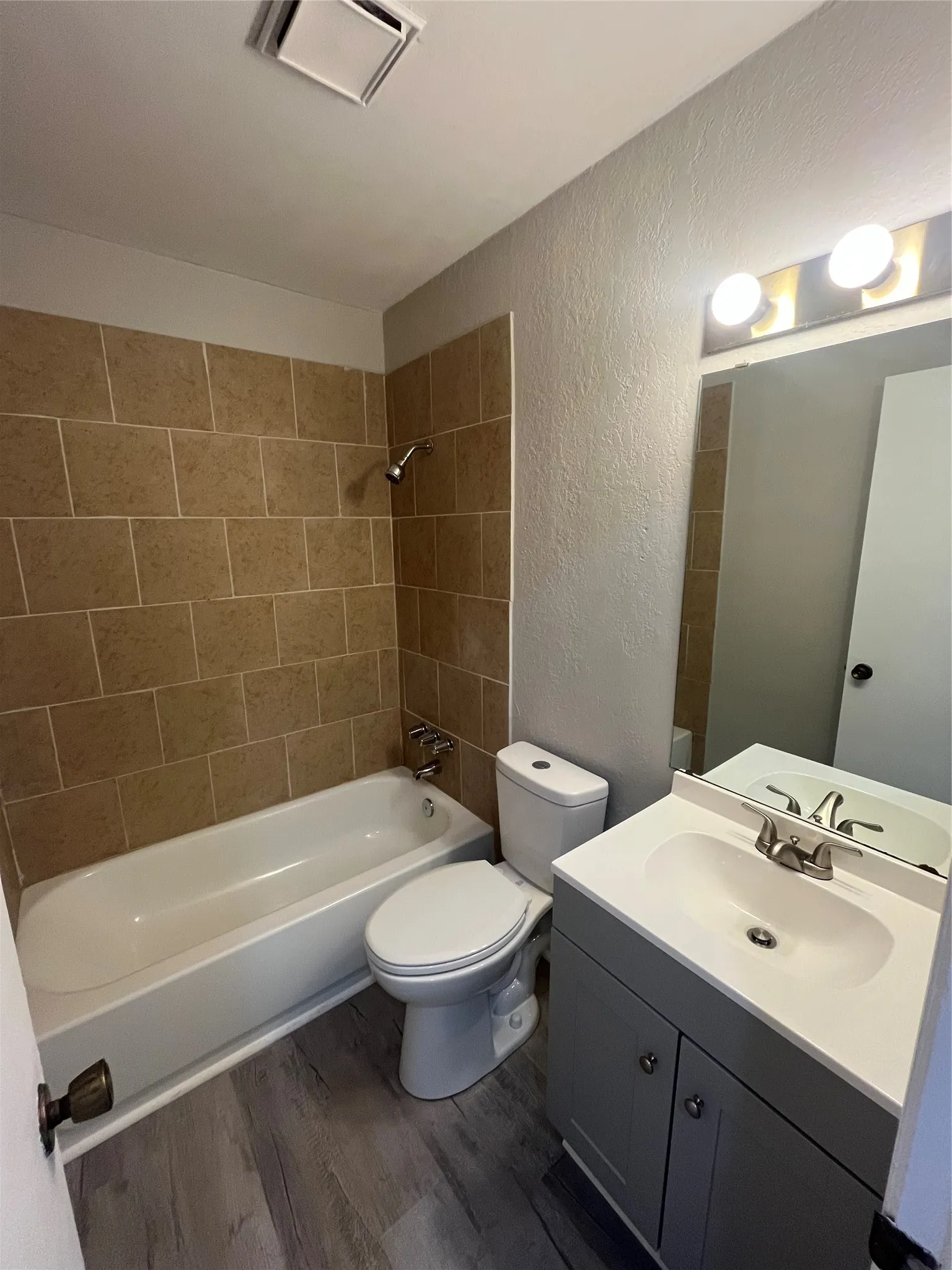 Single Family Residence For Sale in Taylor County , 3650 Radcliff Road, Abilene, Texas 79602, 2 Bedroom, 2 Bathroom, 1 Garage spaces, 884 Sqft, built in 1982, mls#21347683, Real Estate Agent in Abilene, Homes For Sale in Taylor county, Homes For Sale in Abilene, Realtor in Abilene Texas, Real Estate Brokerage Independent Realty Texas, Luminita Cordes Realtor