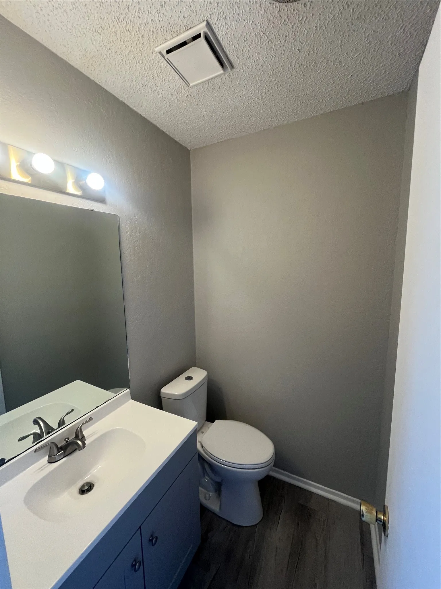 Single Family Residence For Sale in Taylor County , 3650 Radcliff Road, Abilene, Texas 79602, 2 Bedroom, 2 Bathroom, 1 Garage spaces, 884 Sqft, built in 1982, mls#21347683, Real Estate Agent in Abilene, Homes For Sale in Taylor county, Homes For Sale in Abilene, Realtor in Abilene Texas, Real Estate Brokerage Independent Realty Texas, Luminita Cordes Realtor