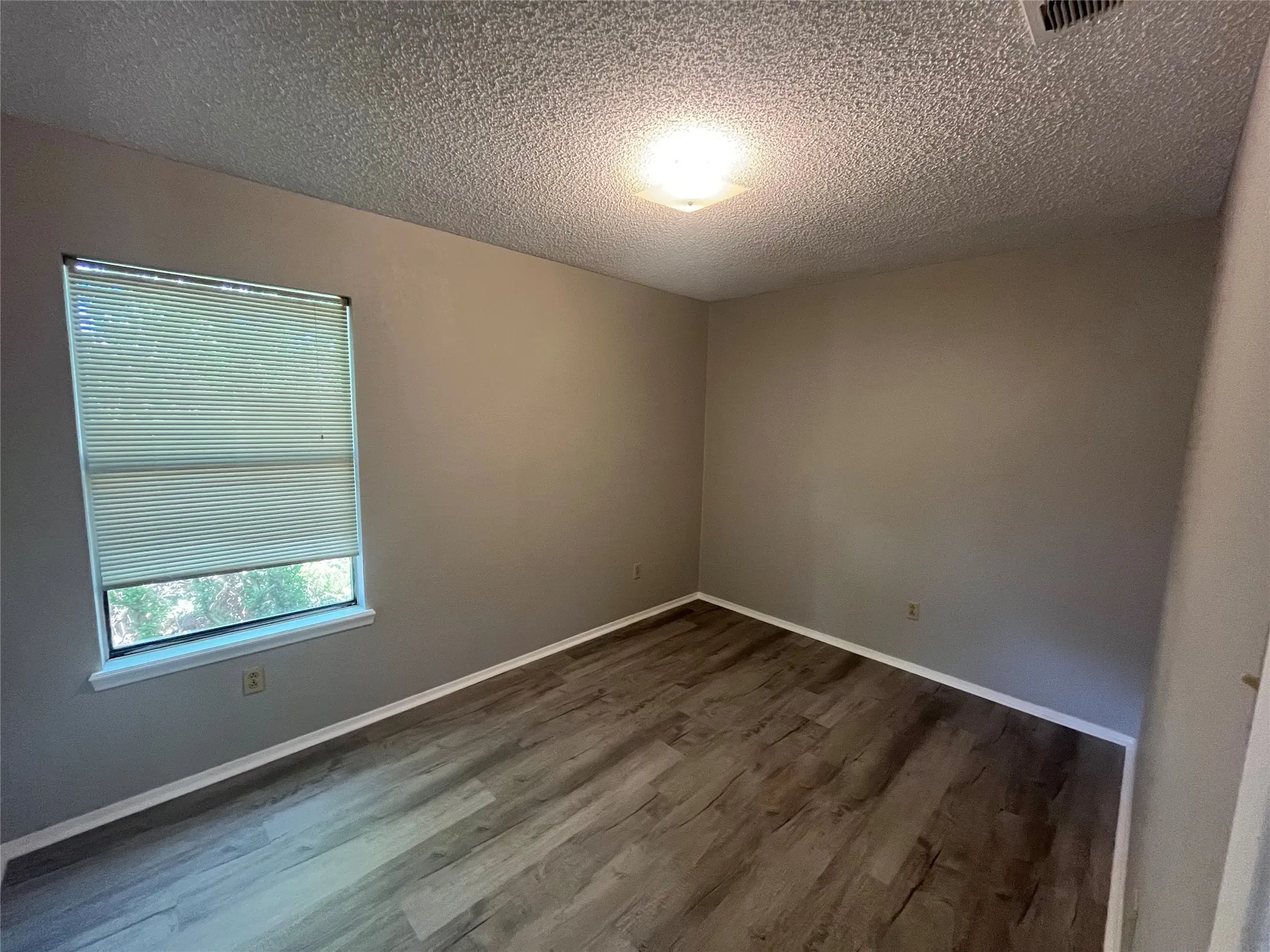 Single Family Residence For Sale in Taylor County , 3650 Radcliff Road, Abilene, Texas 79602, 2 Bedroom, 2 Bathroom, 1 Garage spaces, 884 Sqft, built in 1982, mls#21347683, Real Estate Agent in Abilene, Homes For Sale in Taylor county, Homes For Sale in Abilene, Realtor in Abilene Texas, Real Estate Brokerage Independent Realty Texas, Luminita Cordes Realtor