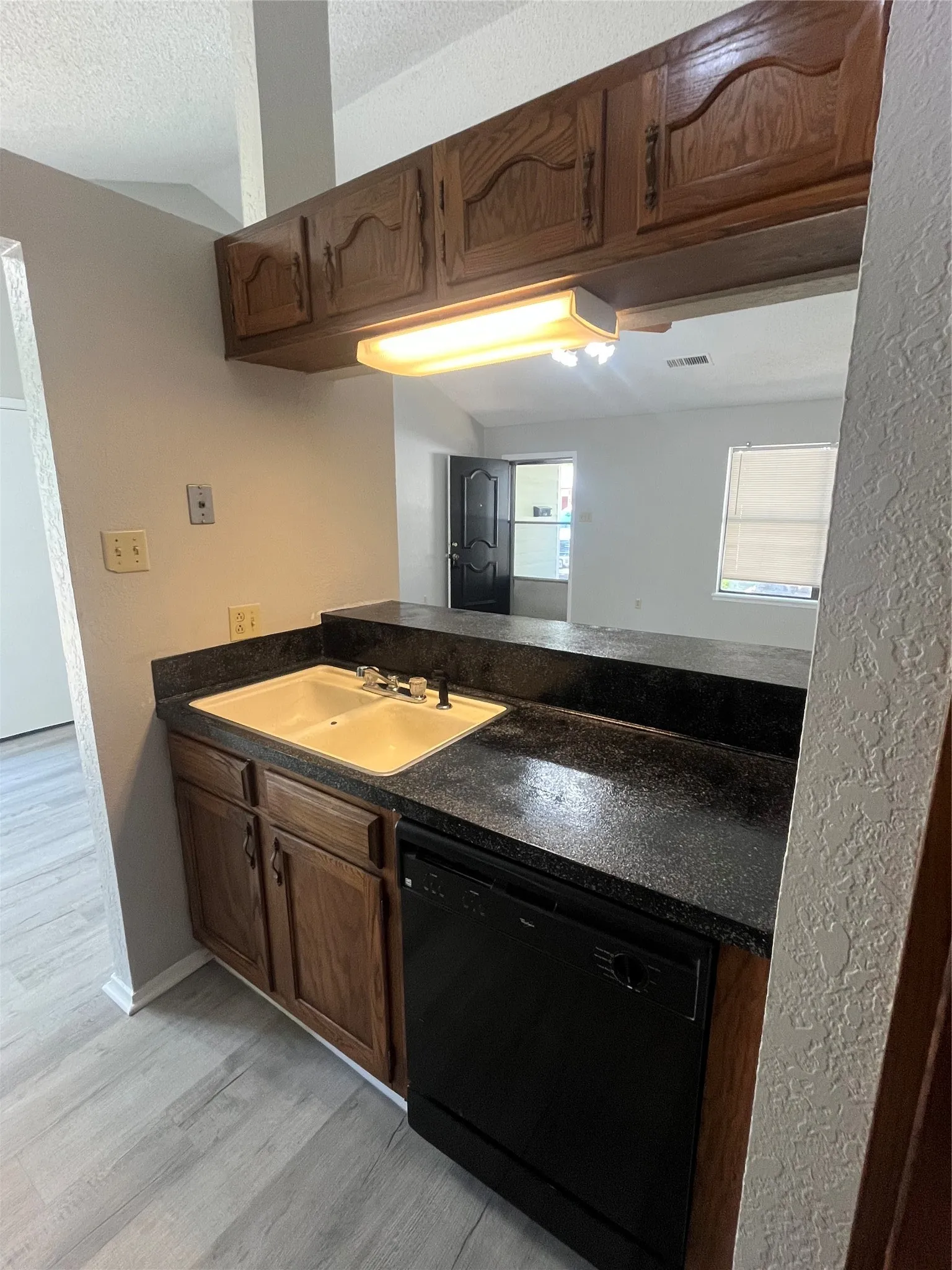 Single Family Residence For Sale in Taylor County , 3650 Radcliff Road, Abilene, Texas 79602, 2 Bedroom, 2 Bathroom, 1 Garage spaces, 884 Sqft, built in 1982, mls#21347683, Real Estate Agent in Abilene, Homes For Sale in Taylor county, Homes For Sale in Abilene, Realtor in Abilene Texas, Real Estate Brokerage Independent Realty Texas, Luminita Cordes Realtor