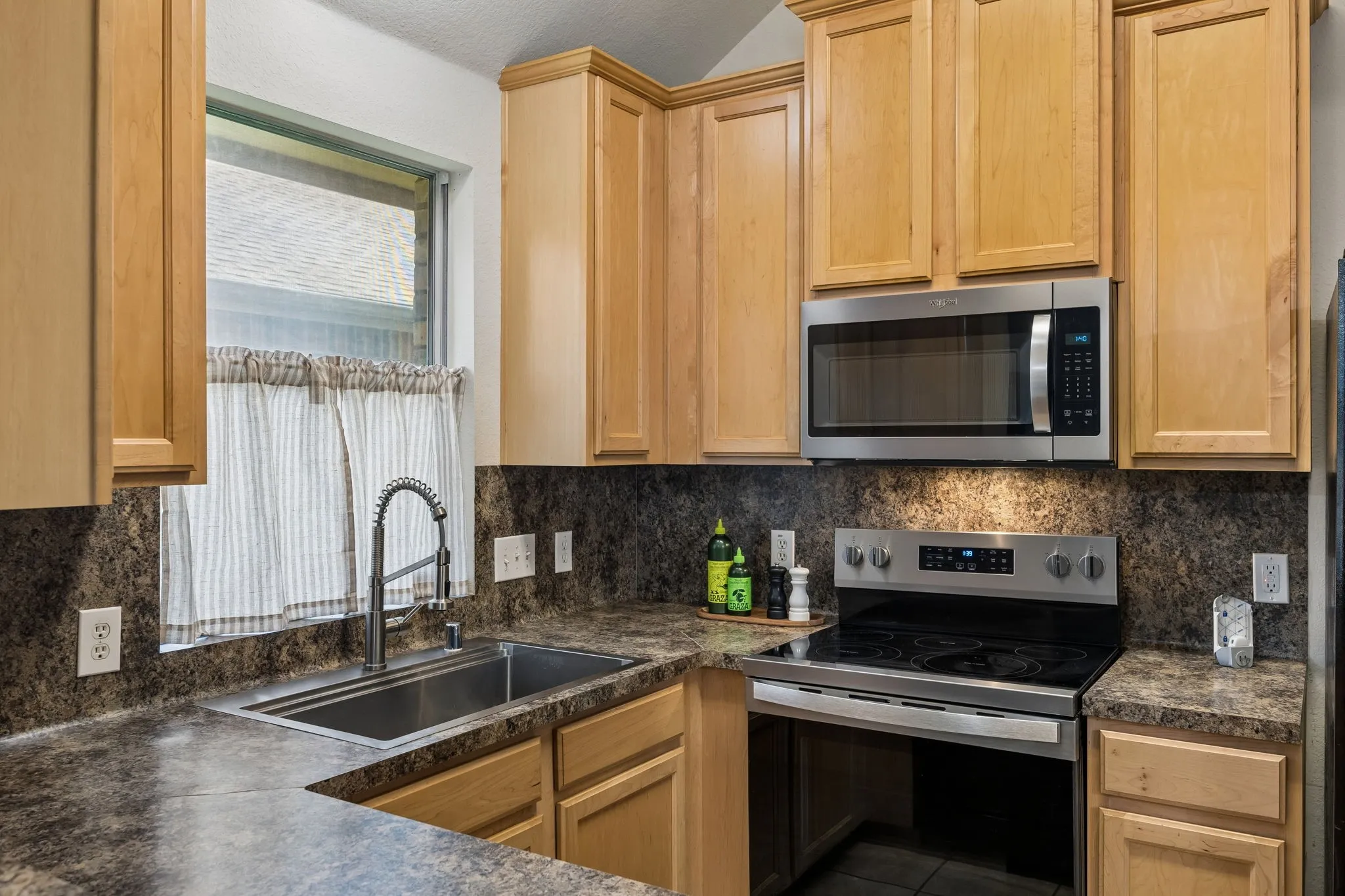 Single Family Residence For Sale in Denton County , 1705 Canvasback Drive, Aubrey, Texas 76227, 3 Bedroom, 2 Bathroom, 2 Garage spaces, 1,198 Sqft, built in 2005, mls#21347419, Real Estate Agent in Aubrey, Homes For Sale in Denton county, Homes For Sale in Aubrey, Realtor in Aubrey Texas, Real Estate Brokerage Independent Realty Texas, Luminita Cordes Realtor