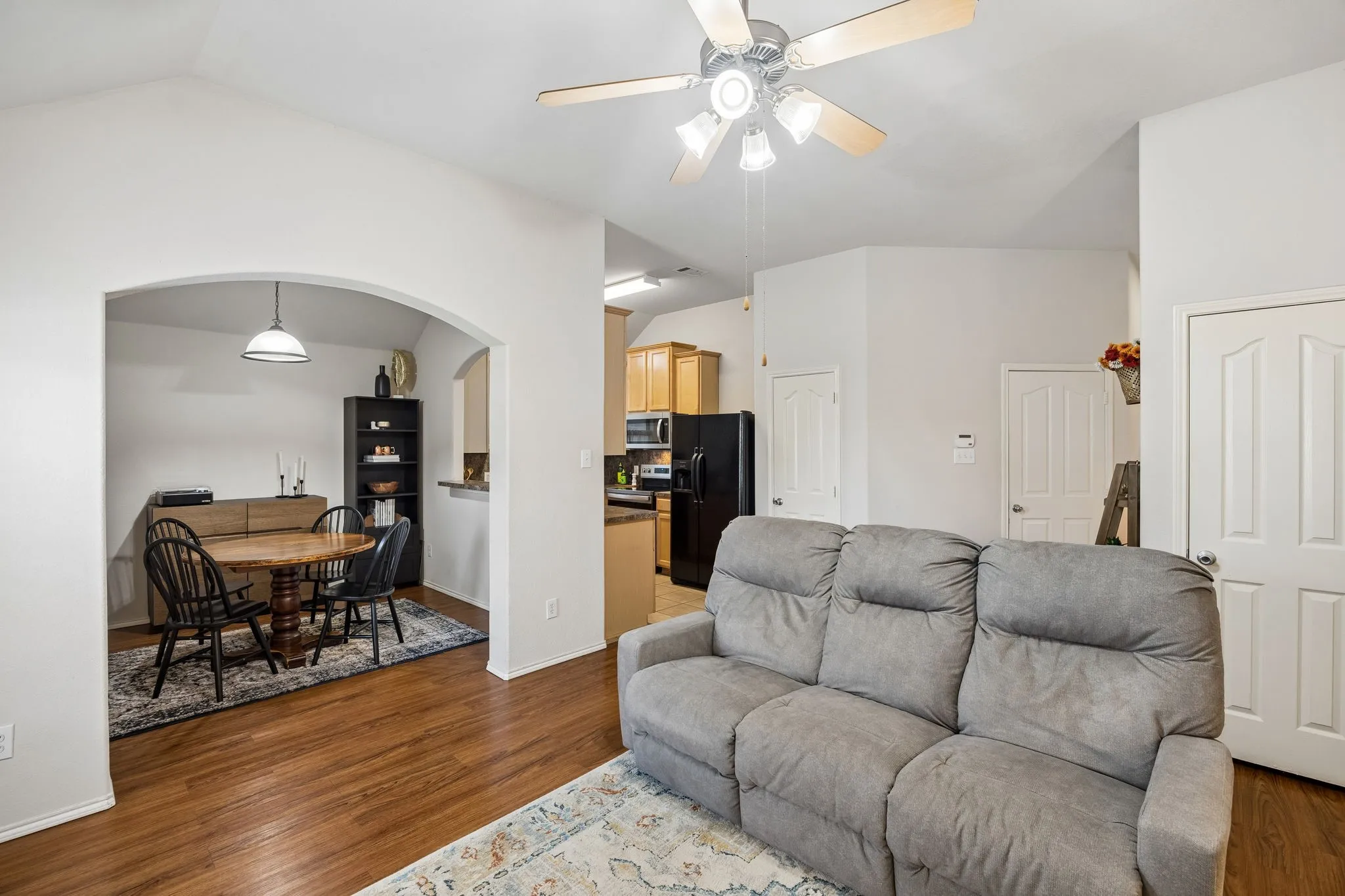 Single Family Residence For Sale in Denton County , 1705 Canvasback Drive, Aubrey, Texas 76227, 3 Bedroom, 2 Bathroom, 2 Garage spaces, 1,198 Sqft, built in 2005, mls#21347419, Real Estate Agent in Aubrey, Homes For Sale in Denton county, Homes For Sale in Aubrey, Realtor in Aubrey Texas, Real Estate Brokerage Independent Realty Texas, Luminita Cordes Realtor