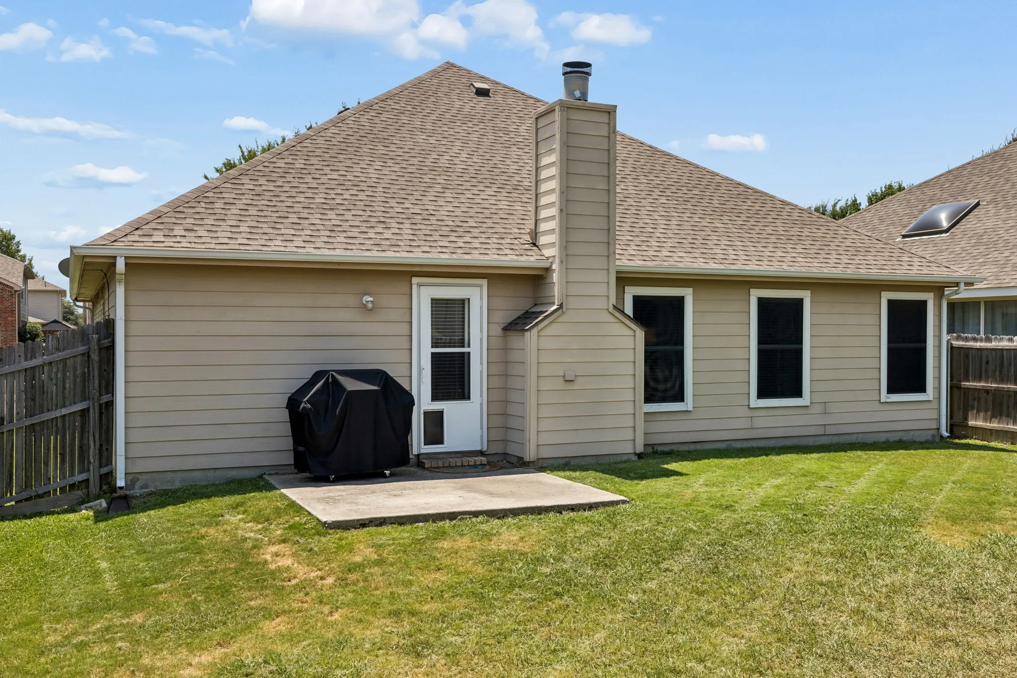 Single Family Residence For Sale in Denton County , 1705 Canvasback Drive, Aubrey, Texas 76227, 3 Bedroom, 2 Bathroom, 2 Garage spaces, 1,198 Sqft, built in 2005, mls#21347419, Real Estate Agent in Aubrey, Homes For Sale in Denton county, Homes For Sale in Aubrey, Realtor in Aubrey Texas, Real Estate Brokerage Independent Realty Texas, Luminita Cordes Realtor