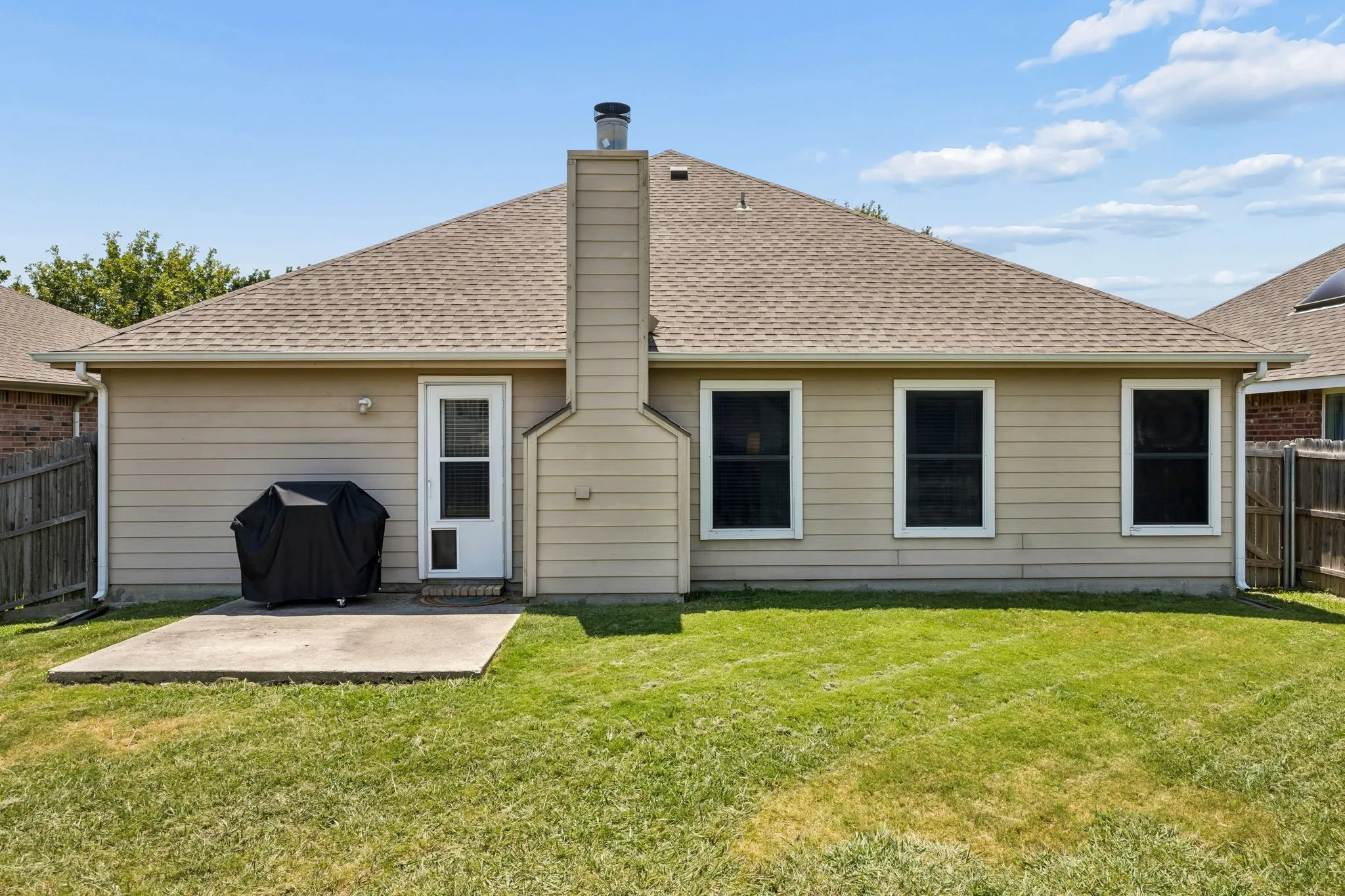 Single Family Residence For Sale in Denton County , 1705 Canvasback Drive, Aubrey, Texas 76227, 3 Bedroom, 2 Bathroom, 2 Garage spaces, 1,198 Sqft, built in 2005, mls#21347419, Real Estate Agent in Aubrey, Homes For Sale in Denton county, Homes For Sale in Aubrey, Realtor in Aubrey Texas, Real Estate Brokerage Independent Realty Texas, Luminita Cordes Realtor