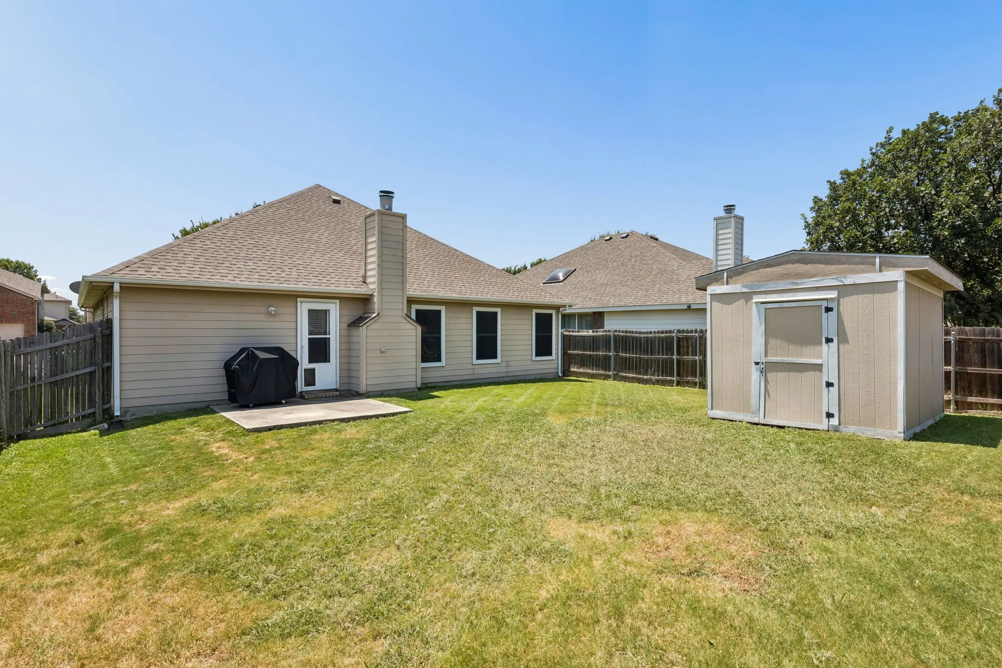 Single Family Residence For Sale in Denton County , 1705 Canvasback Drive, Aubrey, Texas 76227, 3 Bedroom, 2 Bathroom, 2 Garage spaces, 1,198 Sqft, built in 2005, mls#21347419, Real Estate Agent in Aubrey, Homes For Sale in Denton county, Homes For Sale in Aubrey, Realtor in Aubrey Texas, Real Estate Brokerage Independent Realty Texas, Luminita Cordes Realtor