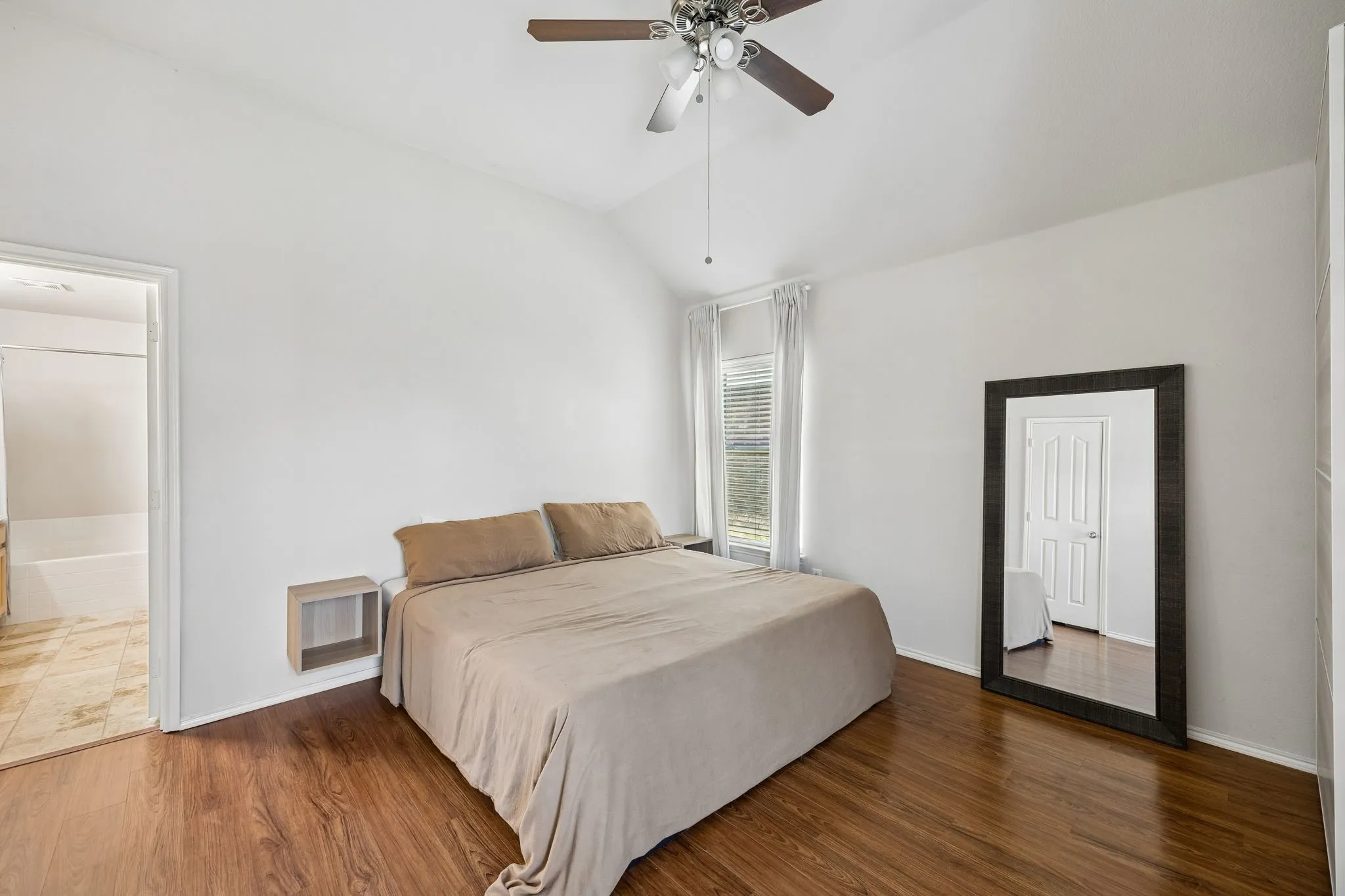 Single Family Residence For Sale in Denton County , 1705 Canvasback Drive, Aubrey, Texas 76227, 3 Bedroom, 2 Bathroom, 2 Garage spaces, 1,198 Sqft, built in 2005, mls#21347419, Real Estate Agent in Aubrey, Homes For Sale in Denton county, Homes For Sale in Aubrey, Realtor in Aubrey Texas, Real Estate Brokerage Independent Realty Texas, Luminita Cordes Realtor