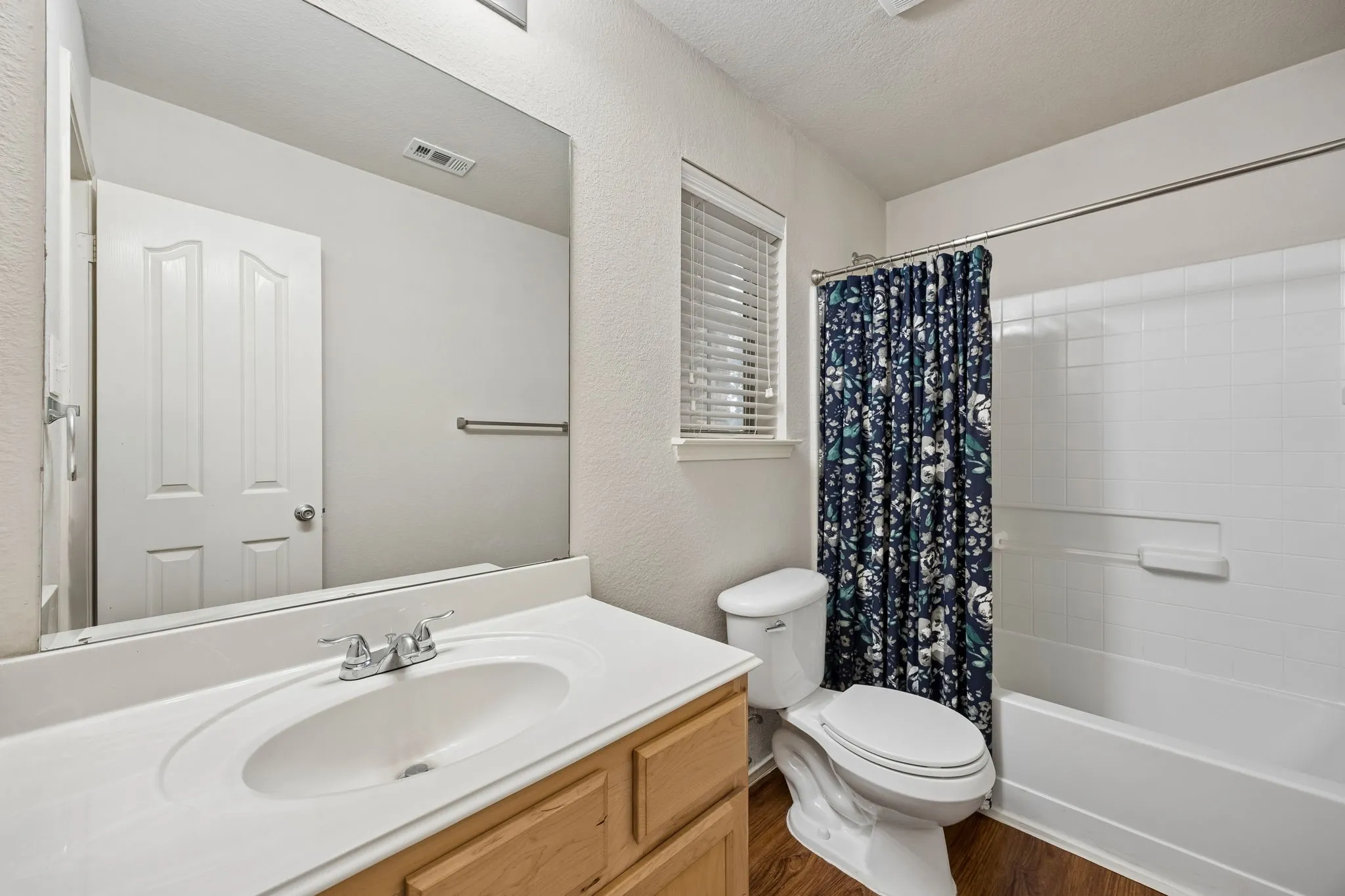 Single Family Residence For Sale in Denton County , 1705 Canvasback Drive, Aubrey, Texas 76227, 3 Bedroom, 2 Bathroom, 2 Garage spaces, 1,198 Sqft, built in 2005, mls#21347419, Real Estate Agent in Aubrey, Homes For Sale in Denton county, Homes For Sale in Aubrey, Realtor in Aubrey Texas, Real Estate Brokerage Independent Realty Texas, Luminita Cordes Realtor