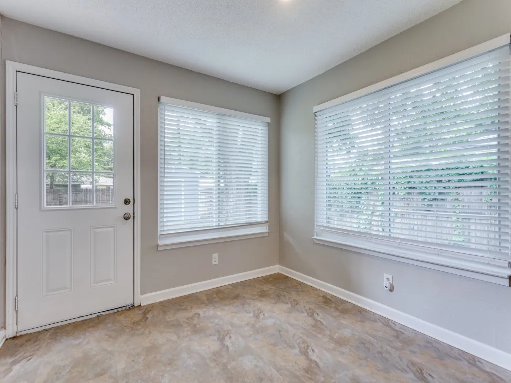 Single Family Residence For Rent in Tarrant County , 512 Bluebonnet Drive, Hurst, Texas 76053, 2 Bedroom, 1 Bathroom, Garage spaces, 1,058 Sqft, built in 1953, mls#21347705, Real Estate Agent in Hurst, Homes For Rent in Tarrant county, Homes For Rent in Hurst, Realtor in Hurst Texas, Real Estate Brokerage Independent Realty Texas, Luminita Cordes Realtor