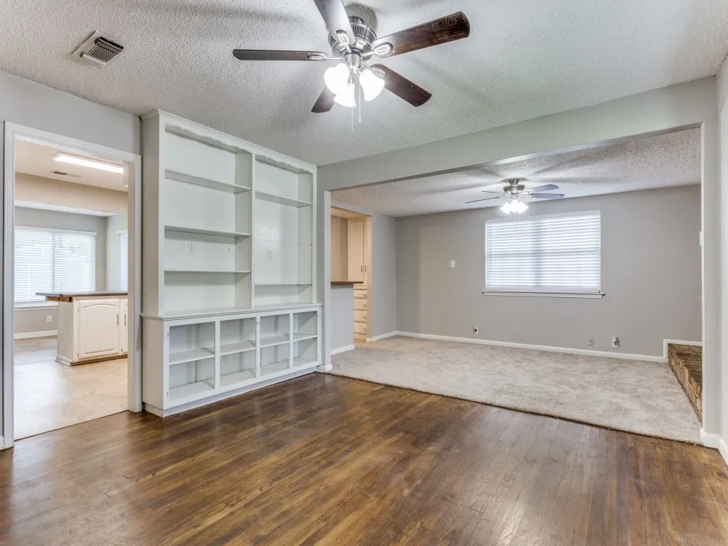 Single Family Residence For Rent in Tarrant County , 512 Bluebonnet Drive, Hurst, Texas 76053, 2 Bedroom, 1 Bathroom, Garage spaces, 1,058 Sqft, built in 1953, mls#21347705, Real Estate Agent in Hurst, Homes For Rent in Tarrant county, Homes For Rent in Hurst, Realtor in Hurst Texas, Real Estate Brokerage Independent Realty Texas, Luminita Cordes Realtor