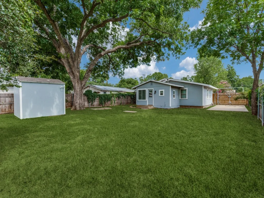 Single Family Residence For Rent in Tarrant County , 512 Bluebonnet Drive, Hurst, Texas 76053, 2 Bedroom, 1 Bathroom, Garage spaces, 1,058 Sqft, built in 1953, mls#21347705, Real Estate Agent in Hurst, Homes For Rent in Tarrant county, Homes For Rent in Hurst, Realtor in Hurst Texas, Real Estate Brokerage Independent Realty Texas, Luminita Cordes Realtor