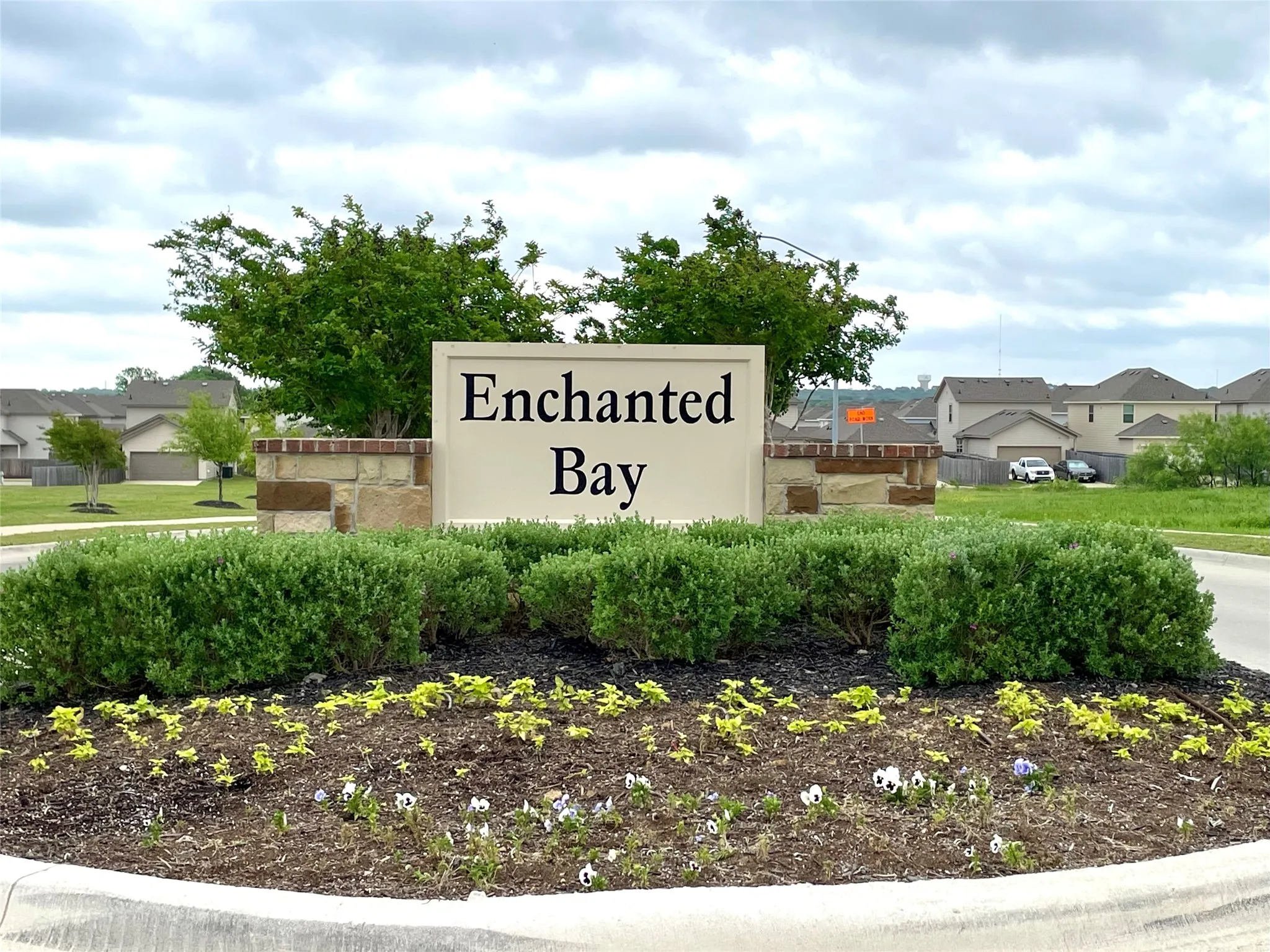 Single Family Residence For Sale in Tarrant County , 5569 Willamette Drive, Fort Worth, Texas 76119, 3 Bedroom, 3 Bathroom, 2 Garage spaces, 1,981 Sqft, built in 2023, Price $319,000, mls#21347709, Real Estate Agent in Fort Worth, Homes For Sale in Tarrant county, Homes For Sale in Fort Worth, Realtor in Fort Worth Texas, Real Estate Brokerage Independent Realty Texas, Luminita Cordes Realtor