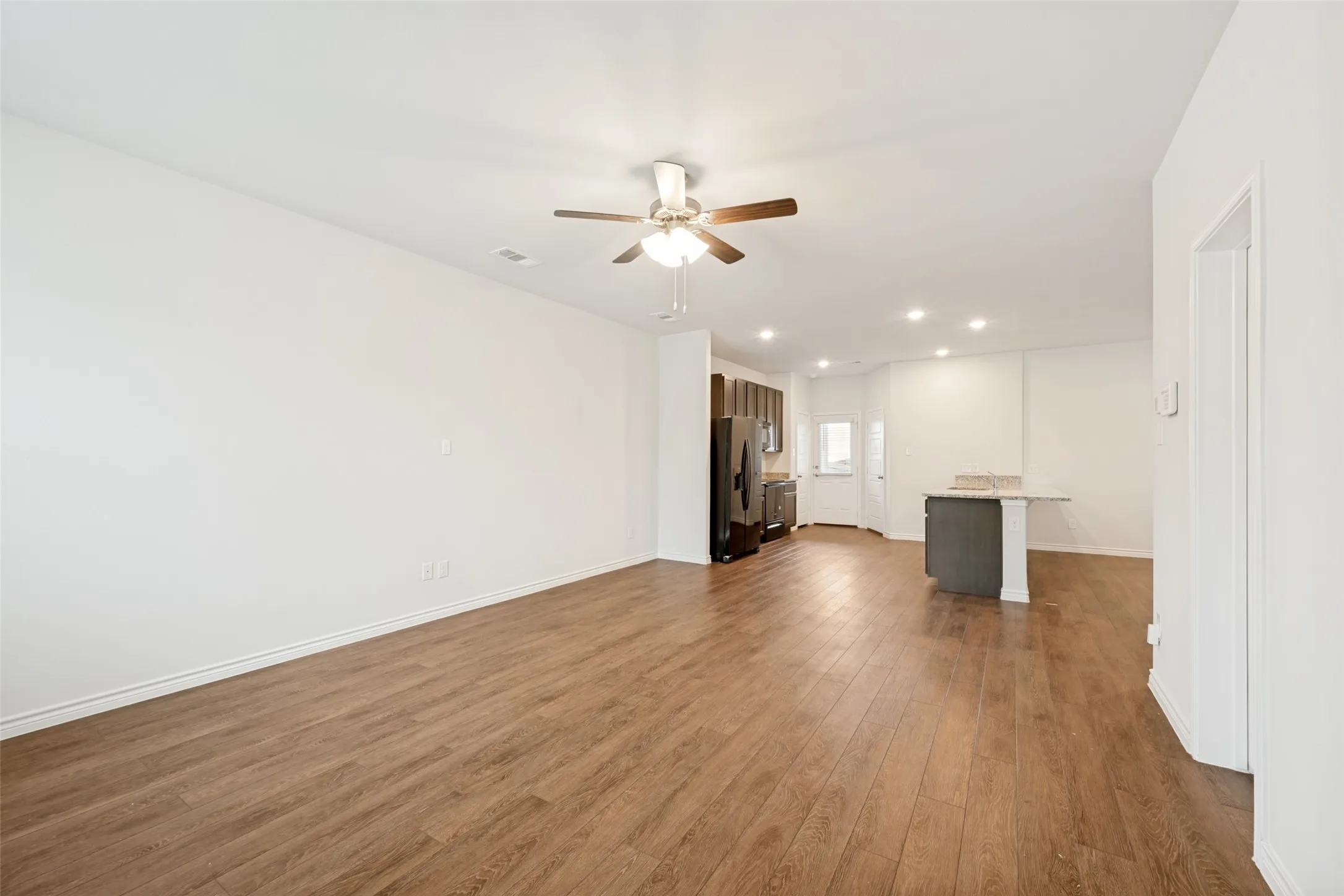 Single Family Residence For Sale in Tarrant County , 5569 Willamette Drive, Fort Worth, Texas 76119, 3 Bedroom, 3 Bathroom, 2 Garage spaces, 1,981 Sqft, built in 2023, Price $319,000, mls#21347709, Real Estate Agent in Fort Worth, Homes For Sale in Tarrant county, Homes For Sale in Fort Worth, Realtor in Fort Worth Texas, Real Estate Brokerage Independent Realty Texas, Luminita Cordes Realtor