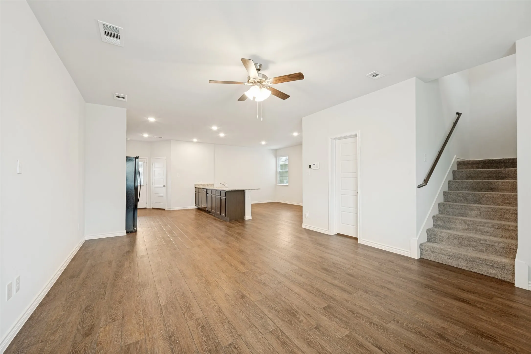 Single Family Residence For Sale in Tarrant County , 5569 Willamette Drive, Fort Worth, Texas 76119, 3 Bedroom, 3 Bathroom, 2 Garage spaces, 1,981 Sqft, built in 2023, Price $319,000, mls#21347709, Real Estate Agent in Fort Worth, Homes For Sale in Tarrant county, Homes For Sale in Fort Worth, Realtor in Fort Worth Texas, Real Estate Brokerage Independent Realty Texas, Luminita Cordes Realtor