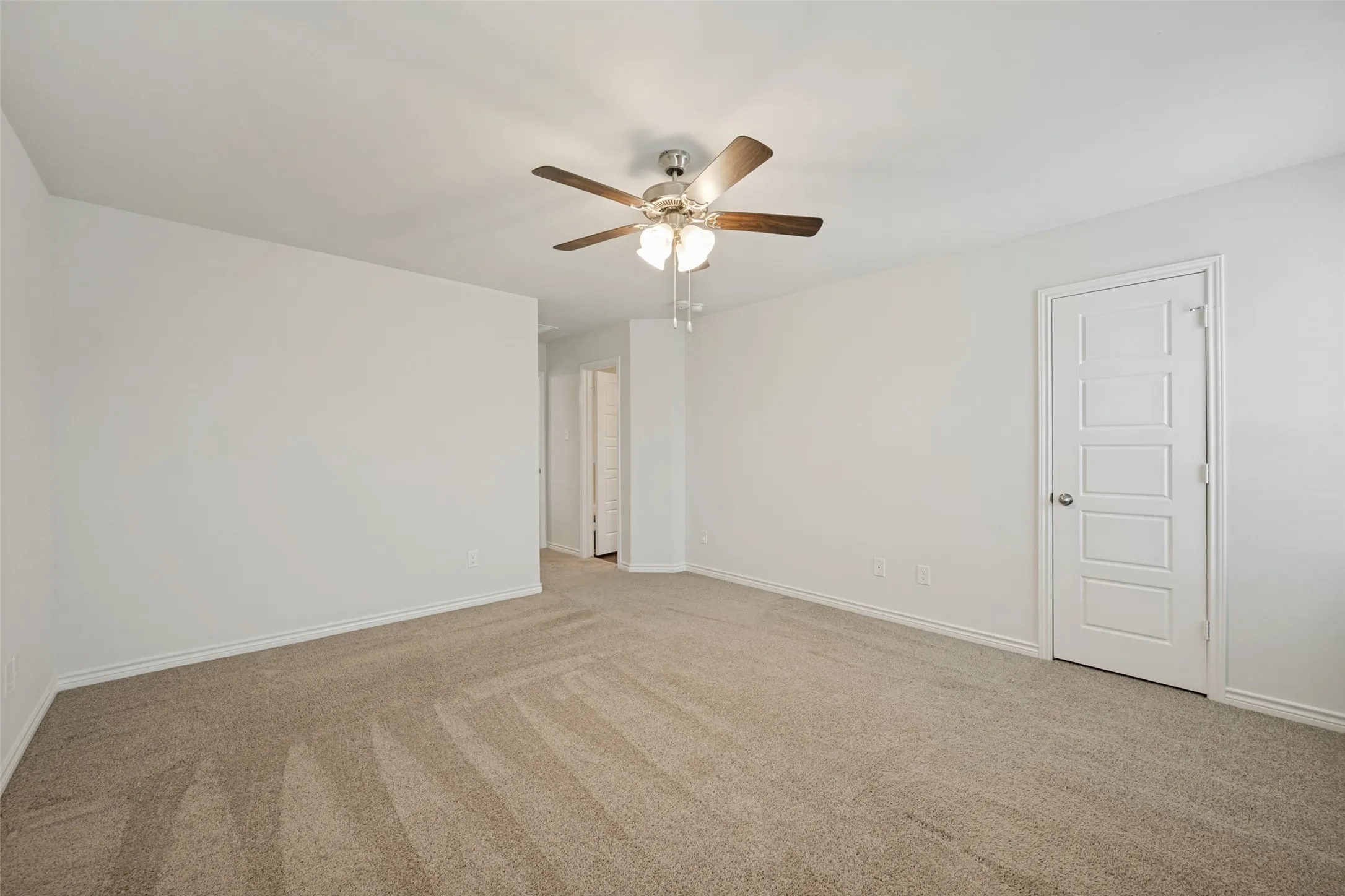 Single Family Residence For Sale in Tarrant County , 5569 Willamette Drive, Fort Worth, Texas 76119, 3 Bedroom, 3 Bathroom, 2 Garage spaces, 1,981 Sqft, built in 2023, Price $319,000, mls#21347709, Real Estate Agent in Fort Worth, Homes For Sale in Tarrant county, Homes For Sale in Fort Worth, Realtor in Fort Worth Texas, Real Estate Brokerage Independent Realty Texas, Luminita Cordes Realtor
