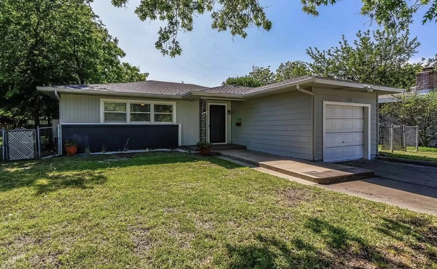 Single Family Residence For Rent in Grayson County , 1508 N Highland Avenue, Sherman, Texas 75092, 3 Bedroom, 1 Bathroom, 1 Garage spaces, 1,188 Sqft, built in 1957, mls#21347710, Real Estate Agent in Sherman, Homes For Rent in Grayson county, Homes For Rent in Sherman, Realtor in Sherman Texas, Real Estate Brokerage Independent Realty Texas, Luminita Cordes Realtor