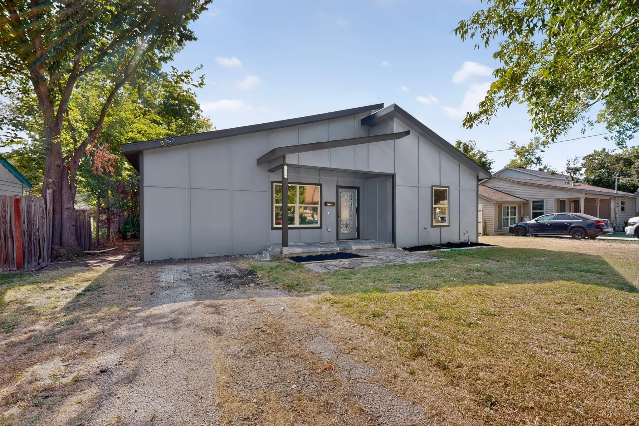 Single Family Residence For Sale in Dallas County , 2946 Darby Drive, Dallas, Texas 75227, 5 Bedroom, 3 Bathroom, Garage spaces, 2,019 Sqft, built in 1948, mls#21346507, Real Estate Agent in Dallas, Homes For Sale in Dallas county, Homes For Sale in Dallas, Realtor in Dallas Texas, Real Estate Brokerage Independent Realty Texas, Luminita Cordes Realtor