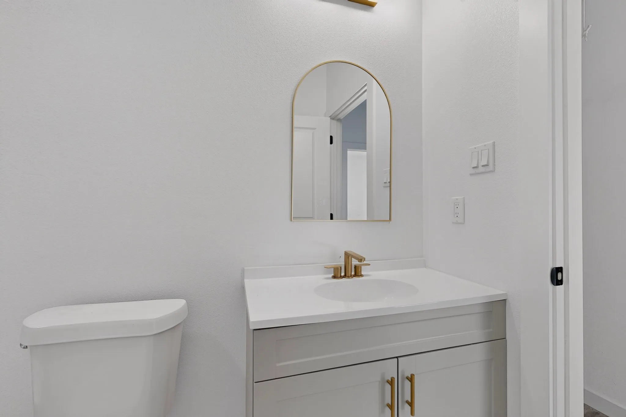 Single Family Residence For Sale in Dallas County , 2946 Darby Drive, Dallas, Texas 75227, 5 Bedroom, 3 Bathroom, Garage spaces, 2,019 Sqft, built in 1948, mls#21346507, Real Estate Agent in Dallas, Homes For Sale in Dallas county, Homes For Sale in Dallas, Realtor in Dallas Texas, Real Estate Brokerage Independent Realty Texas, Luminita Cordes Realtor