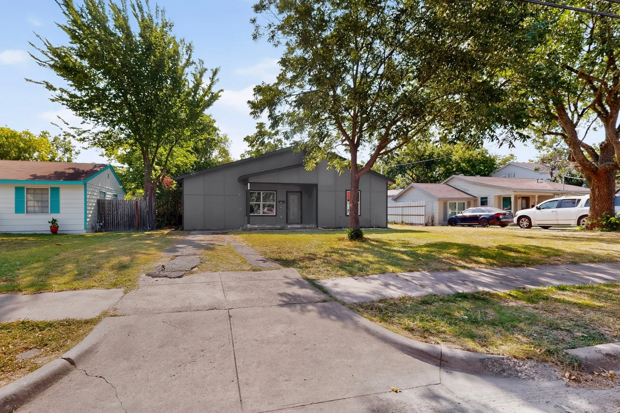 Single Family Residence For Sale in Dallas County , 2946 Darby Drive, Dallas, Texas 75227, 5 Bedroom, 3 Bathroom, Garage spaces, 2,019 Sqft, built in 1948, mls#21346507, Real Estate Agent in Dallas, Homes For Sale in Dallas county, Homes For Sale in Dallas, Realtor in Dallas Texas, Real Estate Brokerage Independent Realty Texas, Luminita Cordes Realtor