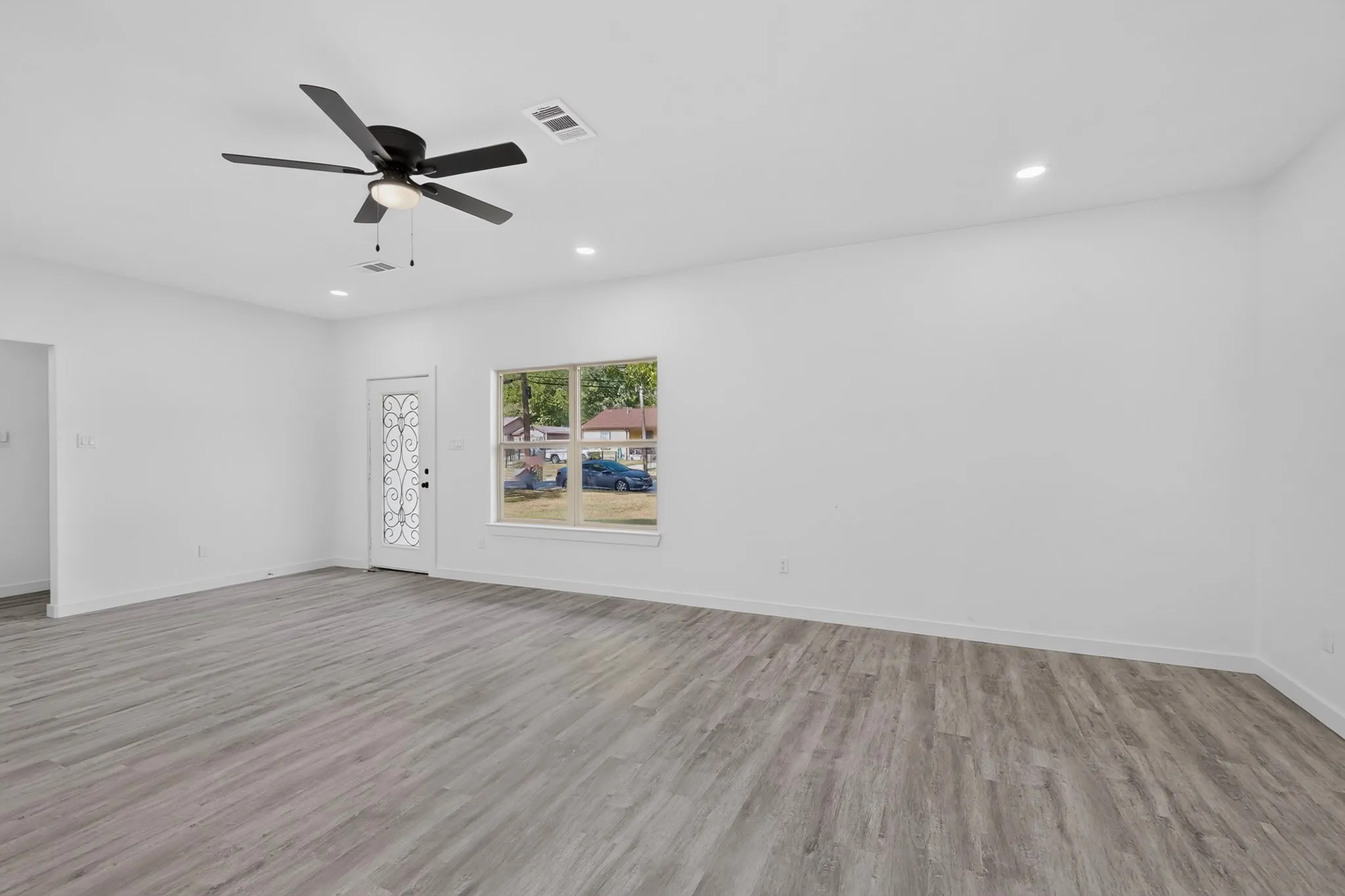 Single Family Residence For Sale in Dallas County , 2946 Darby Drive, Dallas, Texas 75227, 5 Bedroom, 3 Bathroom, Garage spaces, 2,019 Sqft, built in 1948, mls#21346507, Real Estate Agent in Dallas, Homes For Sale in Dallas county, Homes For Sale in Dallas, Realtor in Dallas Texas, Real Estate Brokerage Independent Realty Texas, Luminita Cordes Realtor