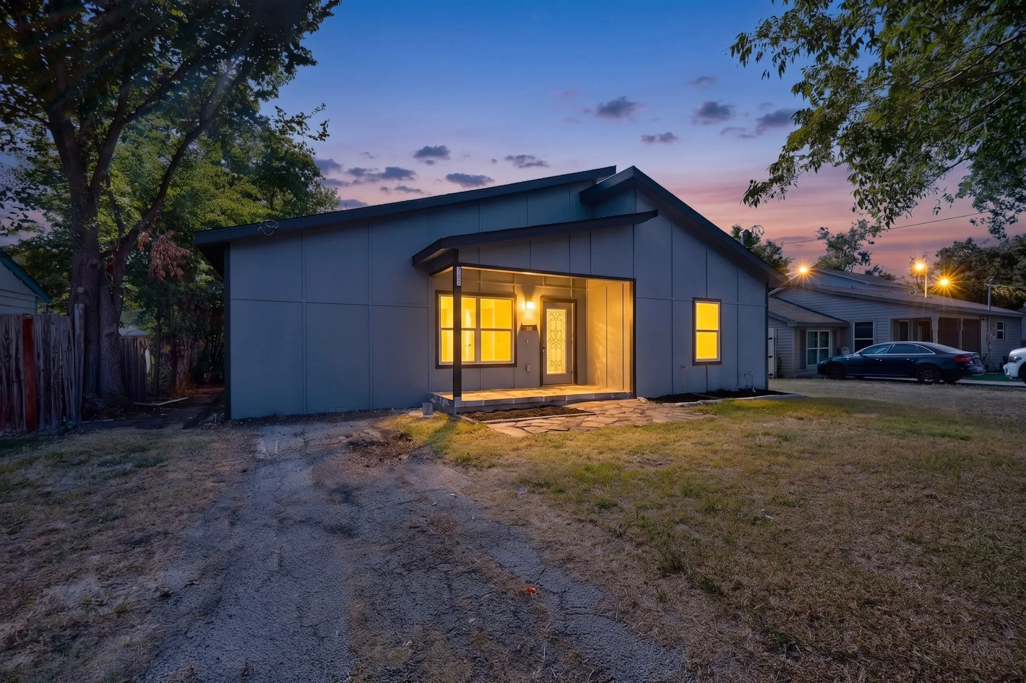 Single Family Residence For Sale in Dallas County , 2946 Darby Drive, Dallas, Texas 75227, 5 Bedroom, 3 Bathroom, Garage spaces, 2,019 Sqft, built in 1948, mls#21346507, Real Estate Agent in Dallas, Homes For Sale in Dallas county, Homes For Sale in Dallas, Realtor in Dallas Texas, Real Estate Brokerage Independent Realty Texas, Luminita Cordes Realtor