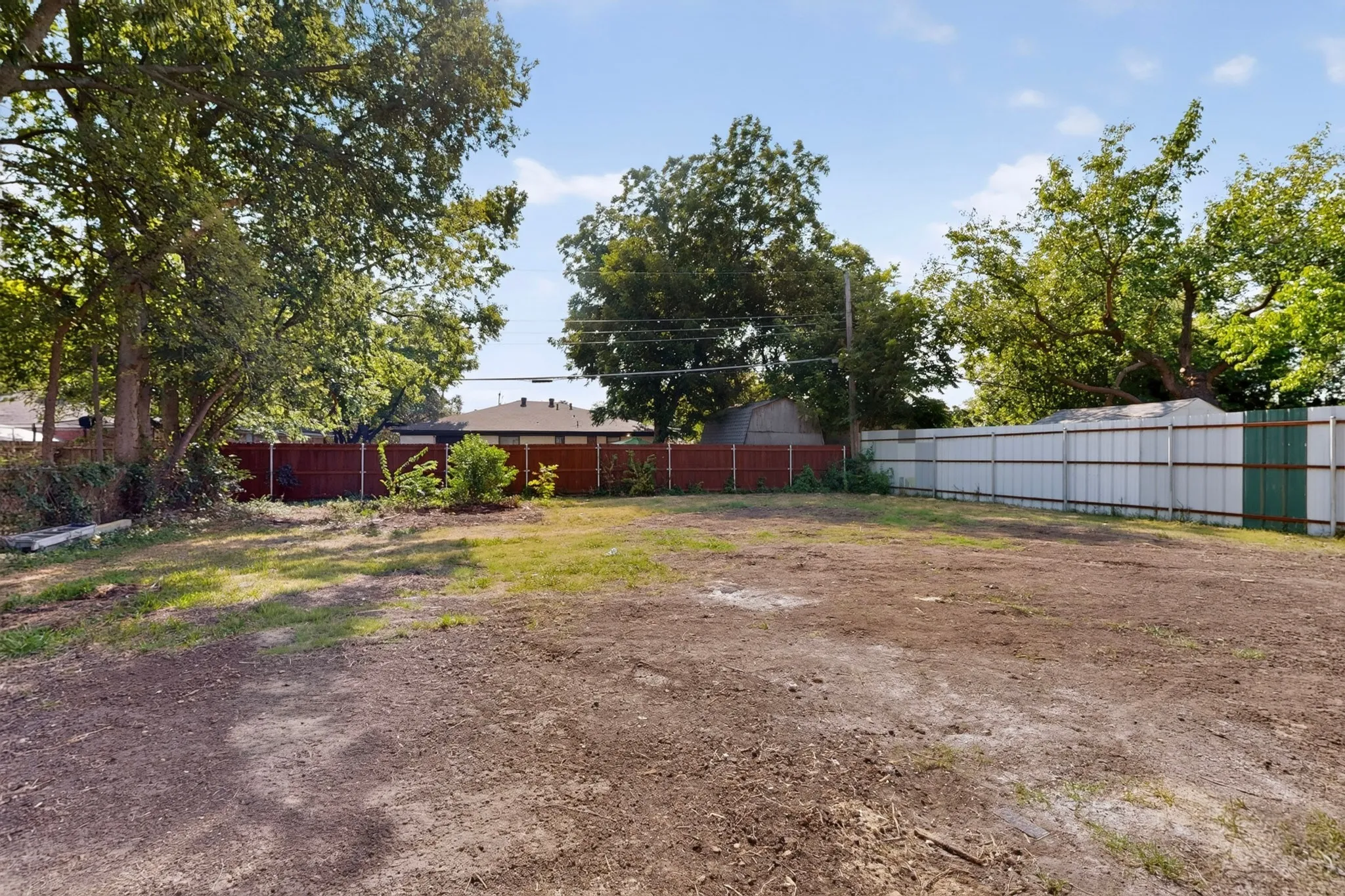 Single Family Residence For Sale in Dallas County , 2946 Darby Drive, Dallas, Texas 75227, 5 Bedroom, 3 Bathroom, Garage spaces, 2,019 Sqft, built in 1948, mls#21346507, Real Estate Agent in Dallas, Homes For Sale in Dallas county, Homes For Sale in Dallas, Realtor in Dallas Texas, Real Estate Brokerage Independent Realty Texas, Luminita Cordes Realtor